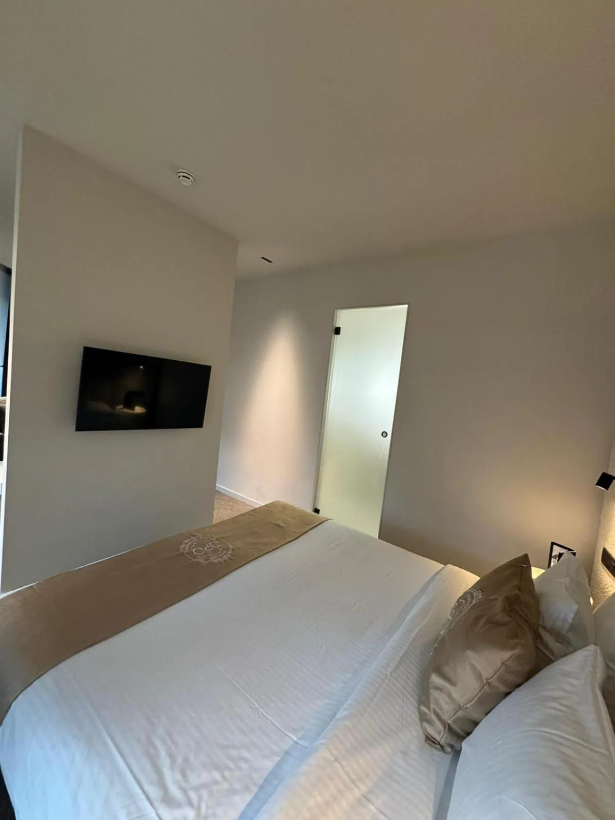 Photo of the whole room, Bed in OPO Hotel