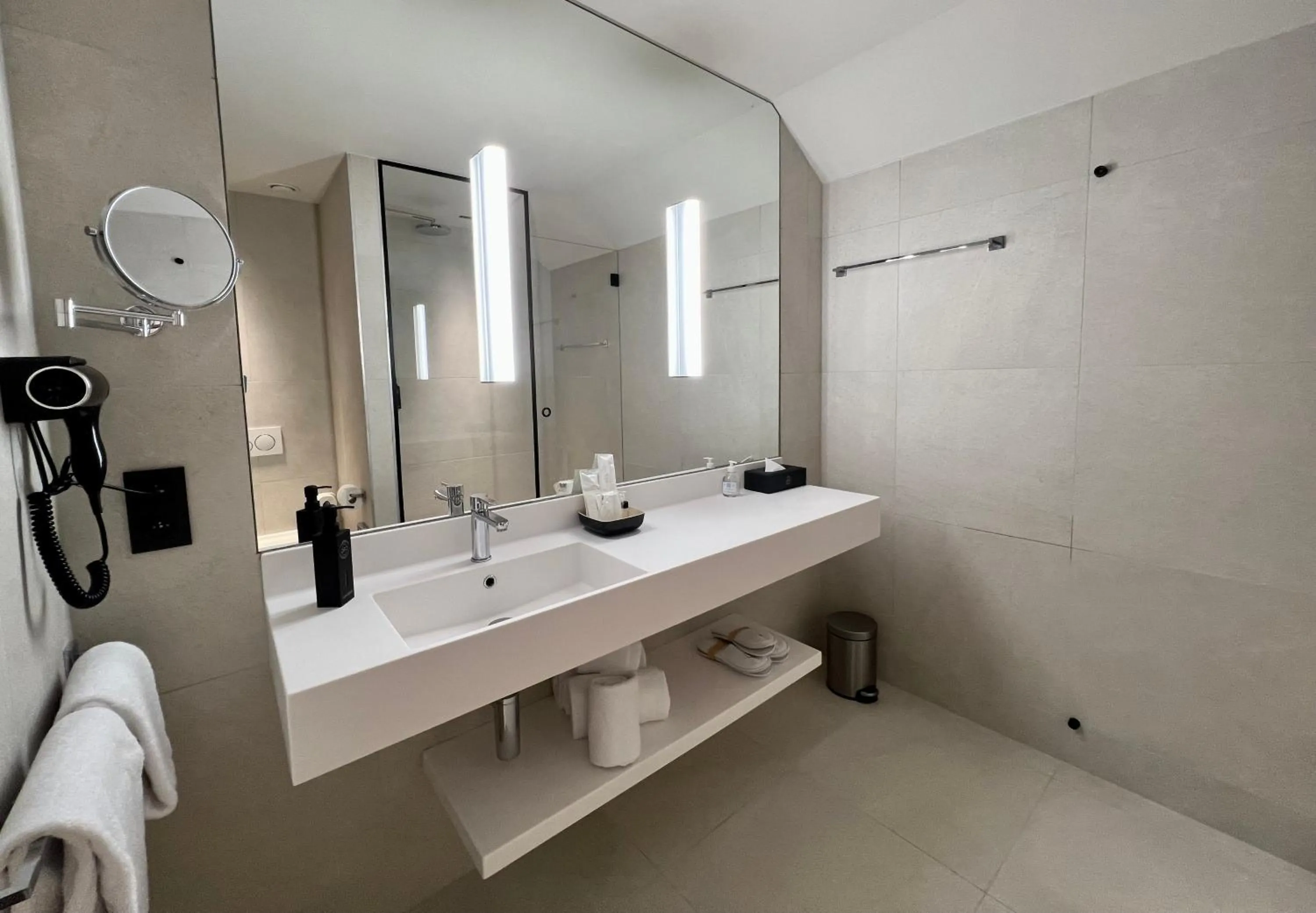 Bathroom in OPO Hotel