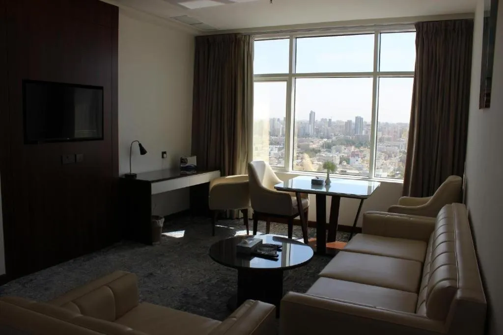 Dolphin Continental Hotel