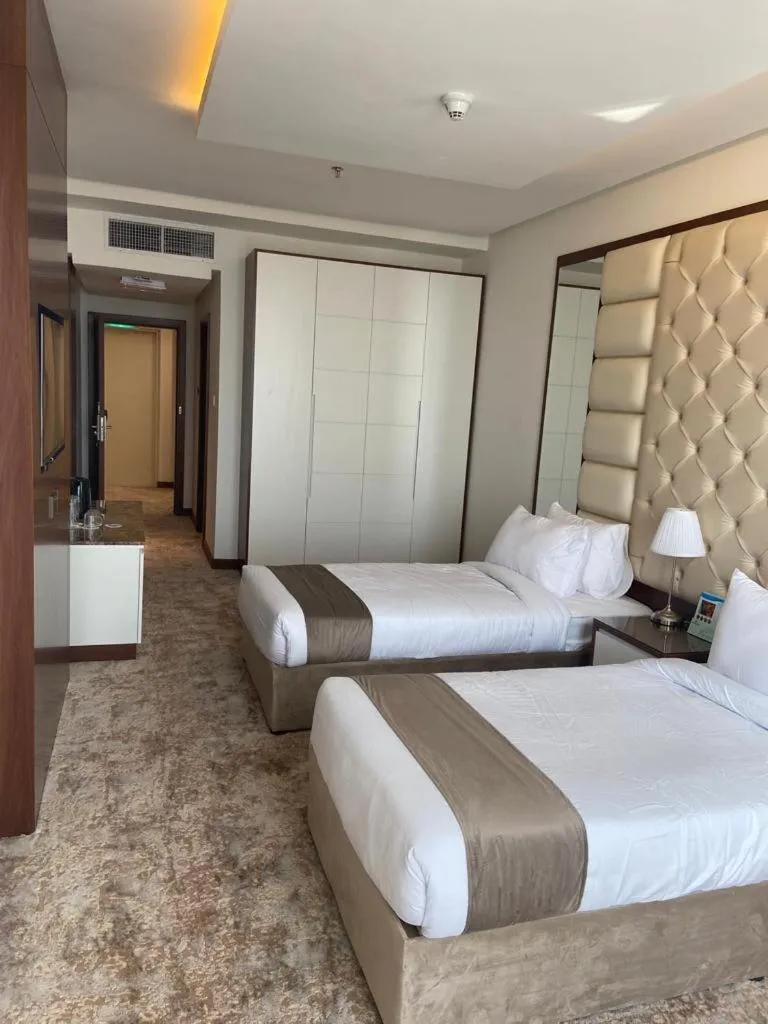 Bedroom, Bed in Dolphin Continental Hotel