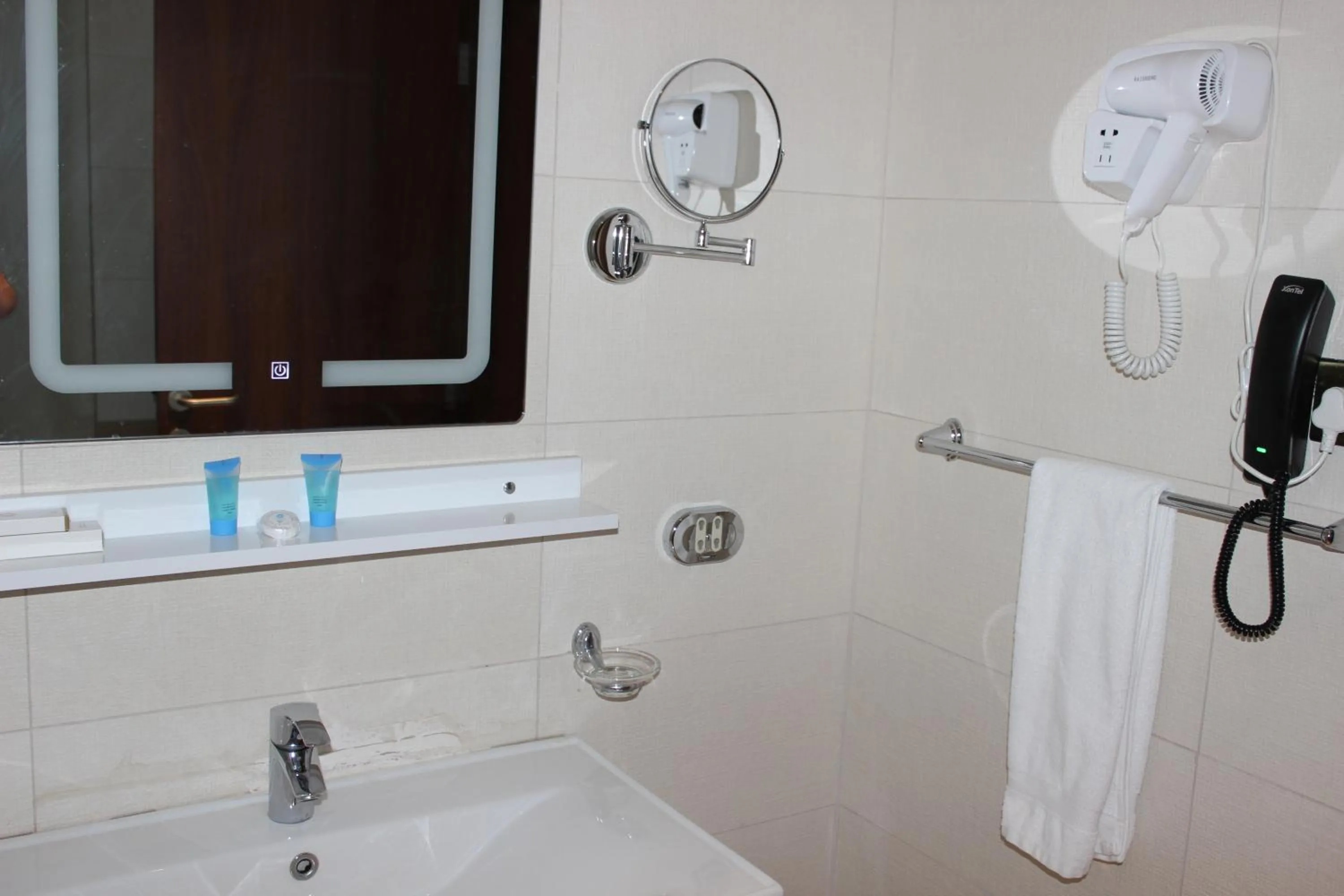 Dolphin Continental Hotel