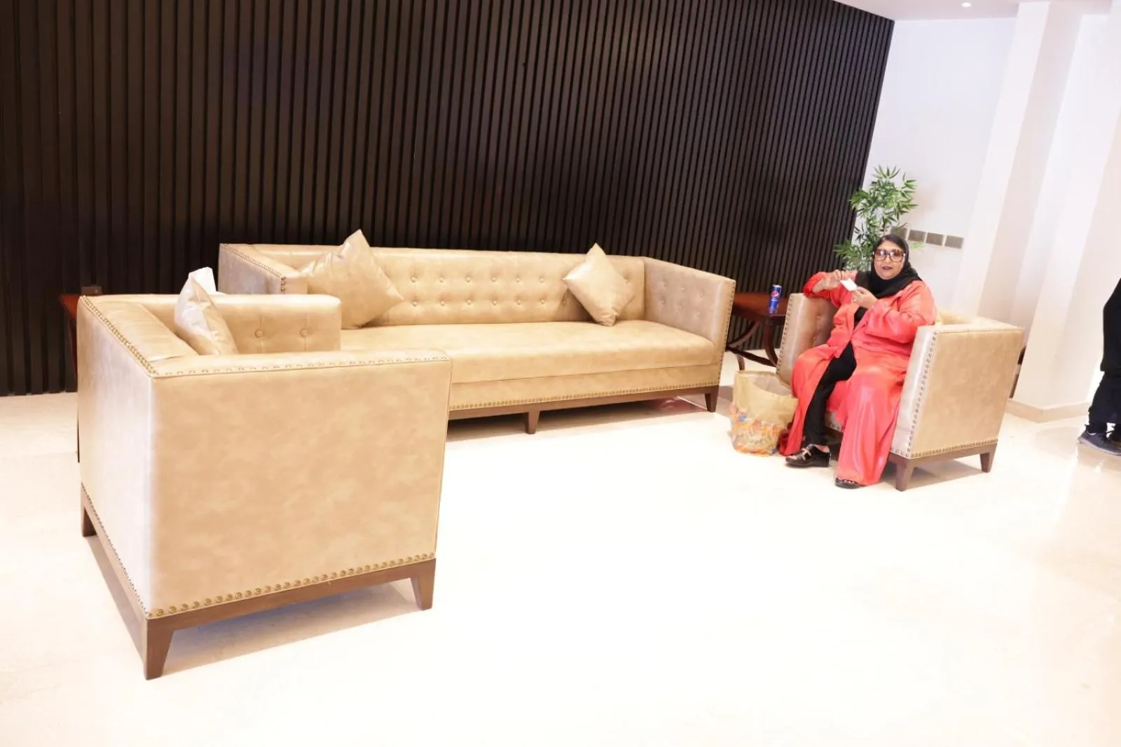 Dolphin Continental Hotel