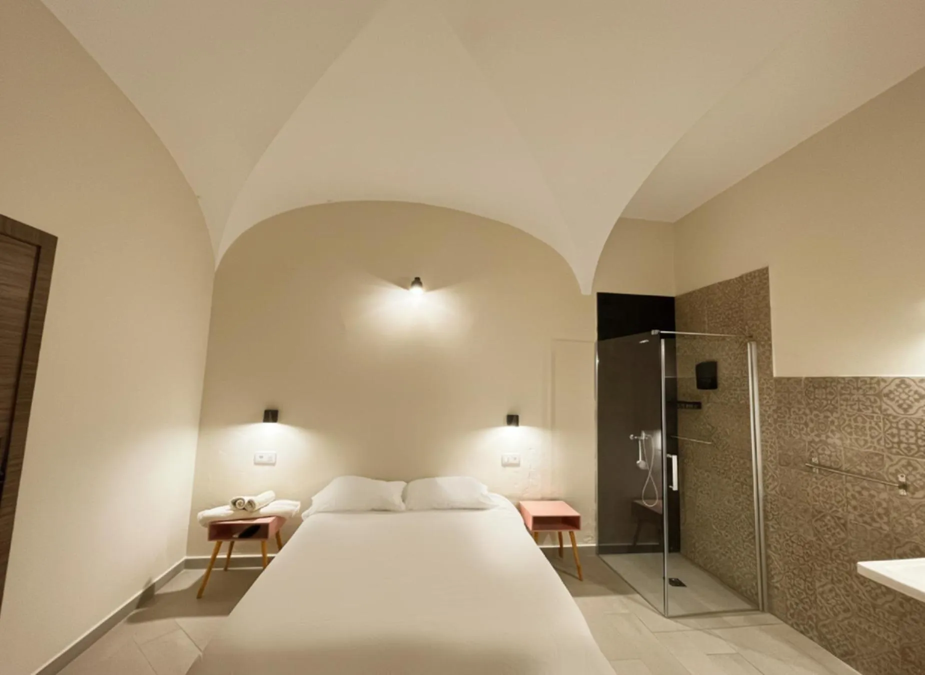 Bedroom, Bed in Hostal Pompeya Merida