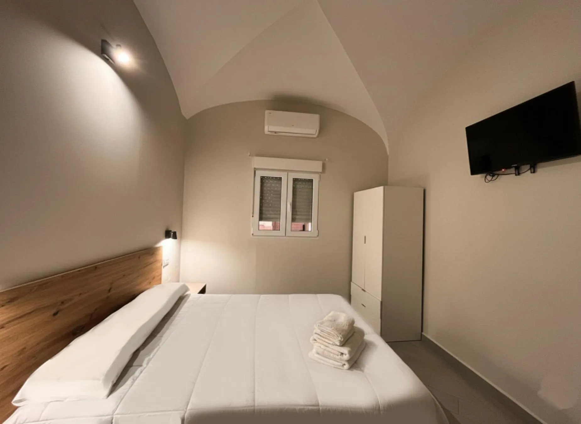 Bedroom, Bed in Hostal Pompeya Merida