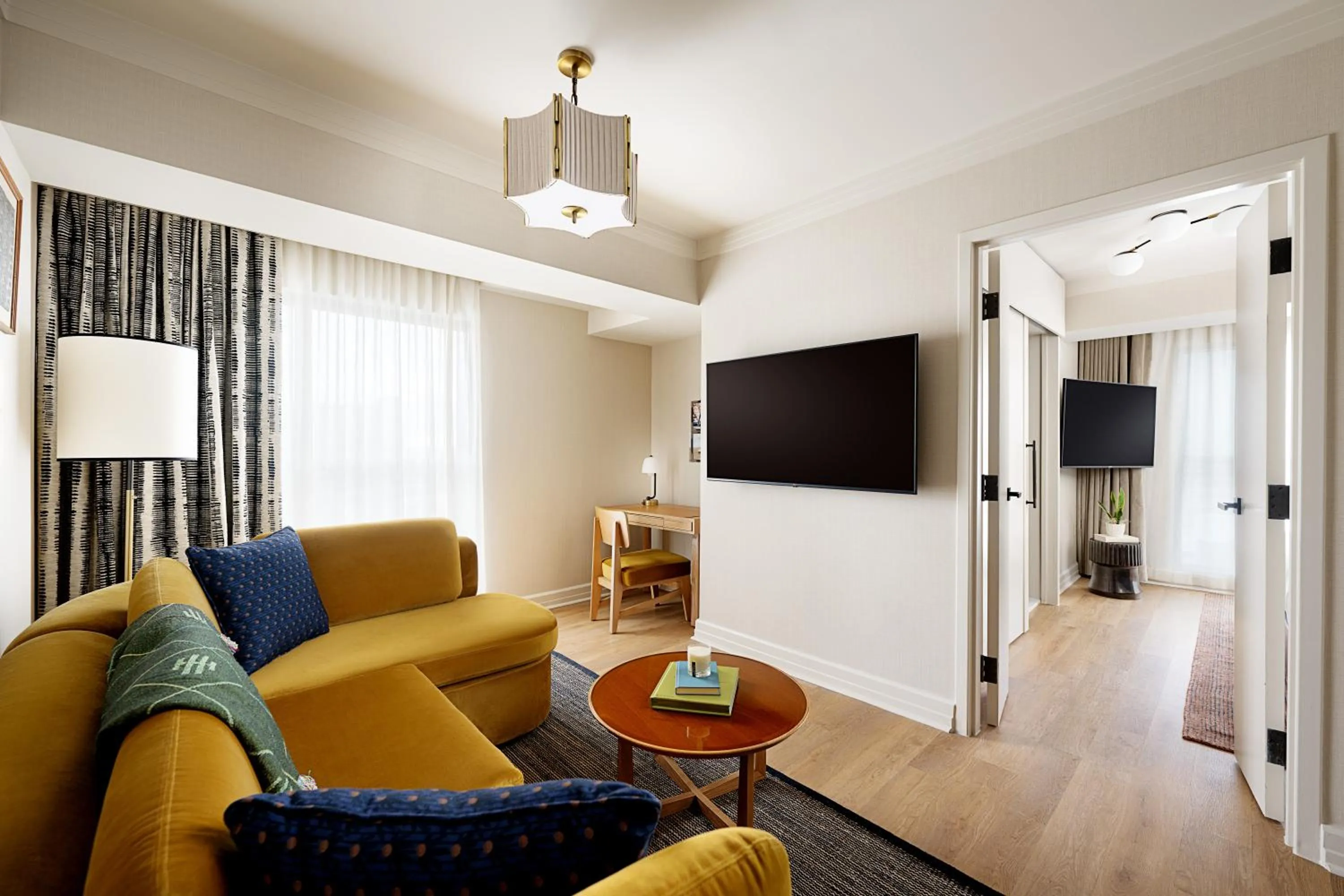 Communal lounge/ TV room in Hutton Hotel