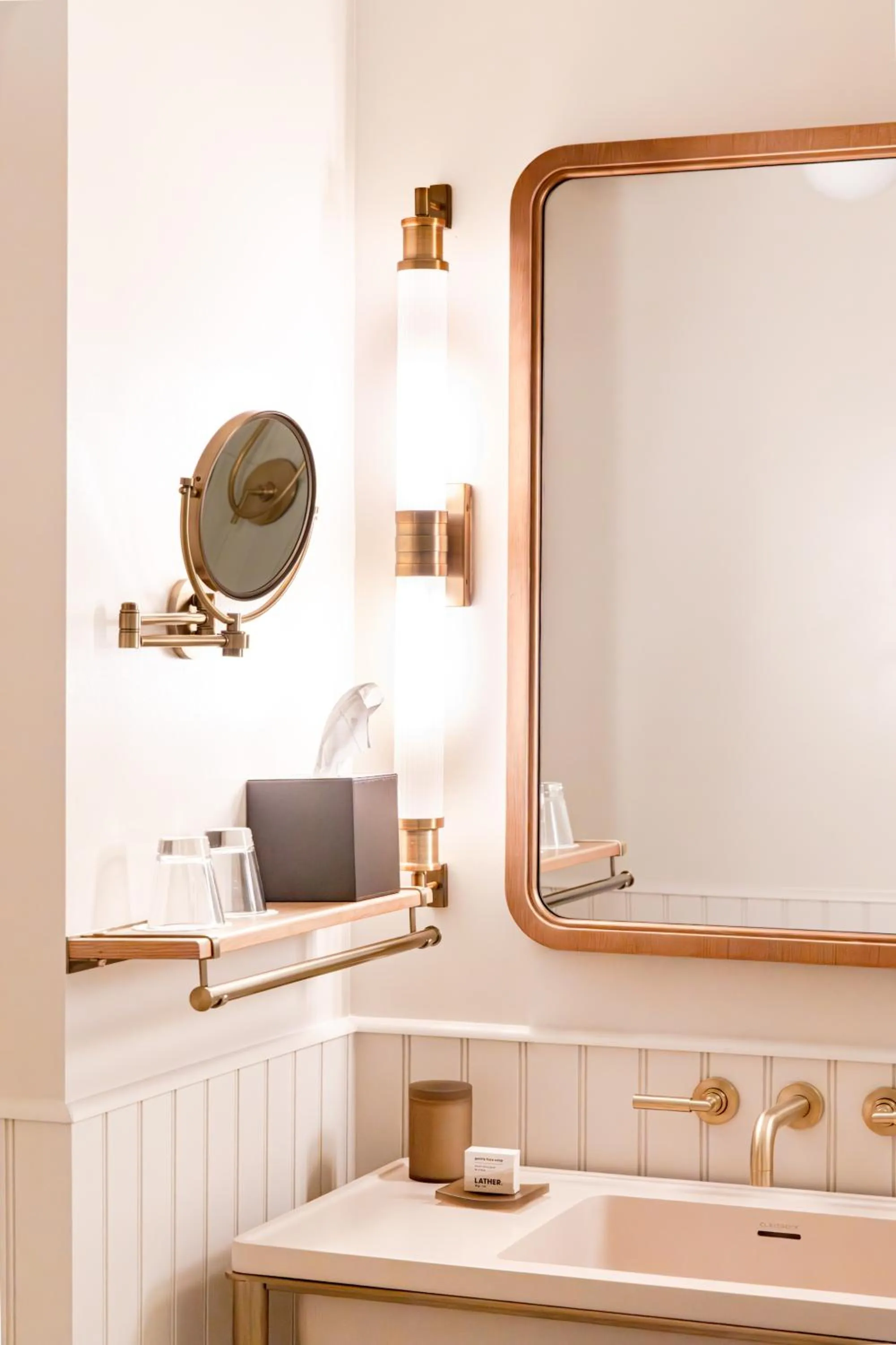 Bathroom in Hutton Hotel