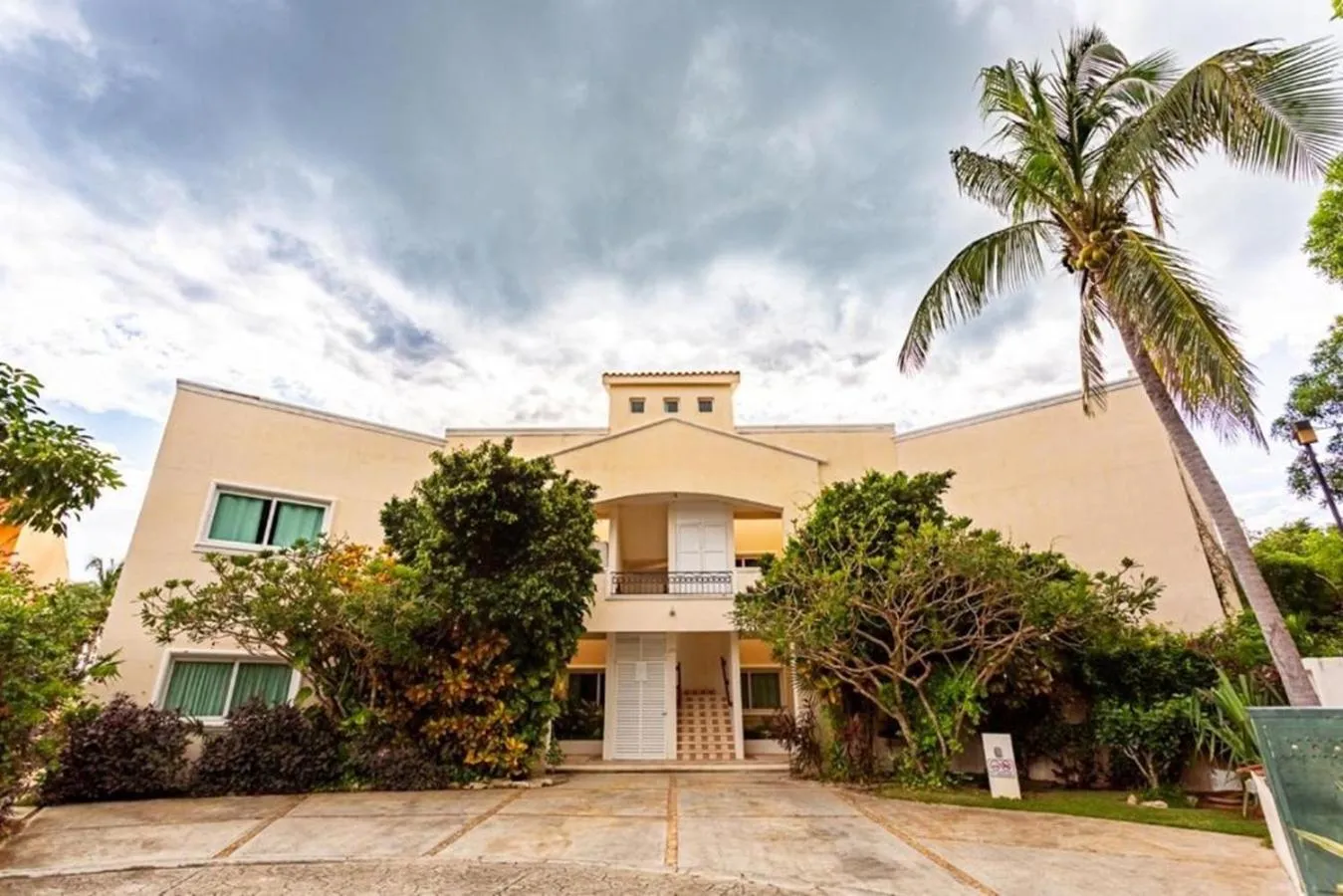 Property building in Aventuras Club