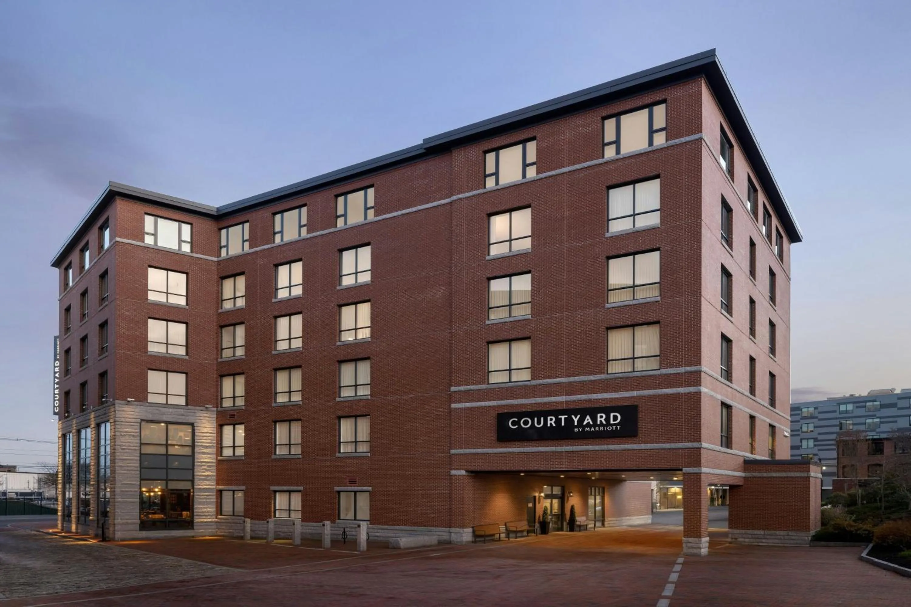 Property building in Courtyard by Marriott Portland Downtown/Waterfront