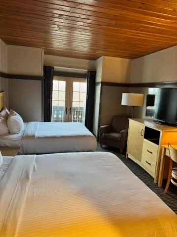 Bed in Lied Lodge at Arbor Day Farm