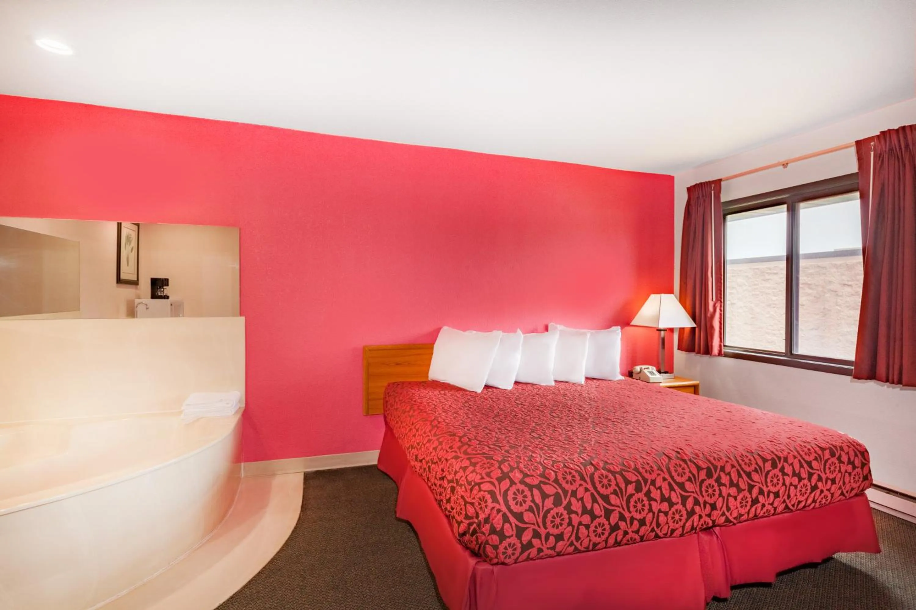 Bed in Days Inn by Wyndham Mason City