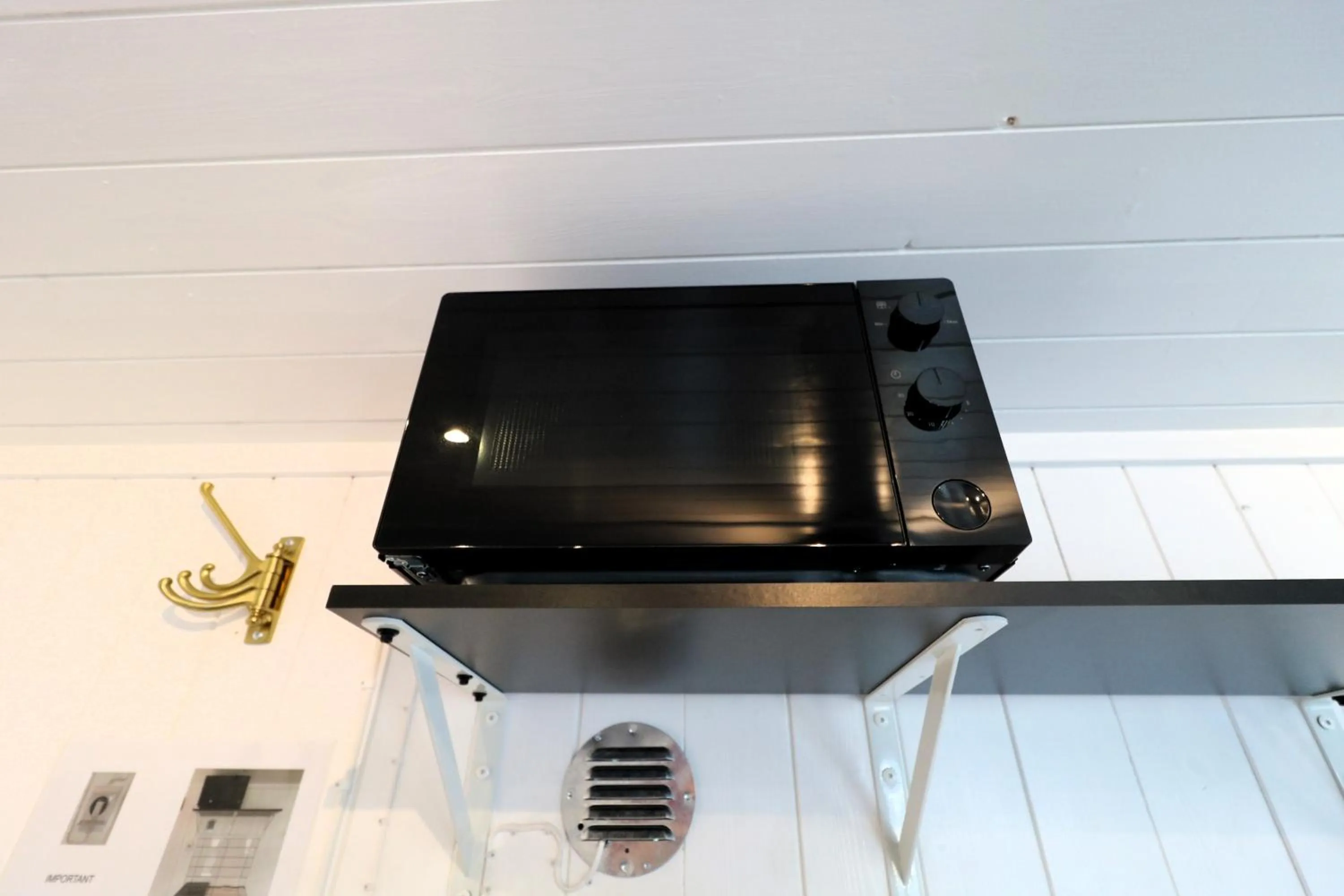 Kitchen or kitchenette in Aurora Cabin