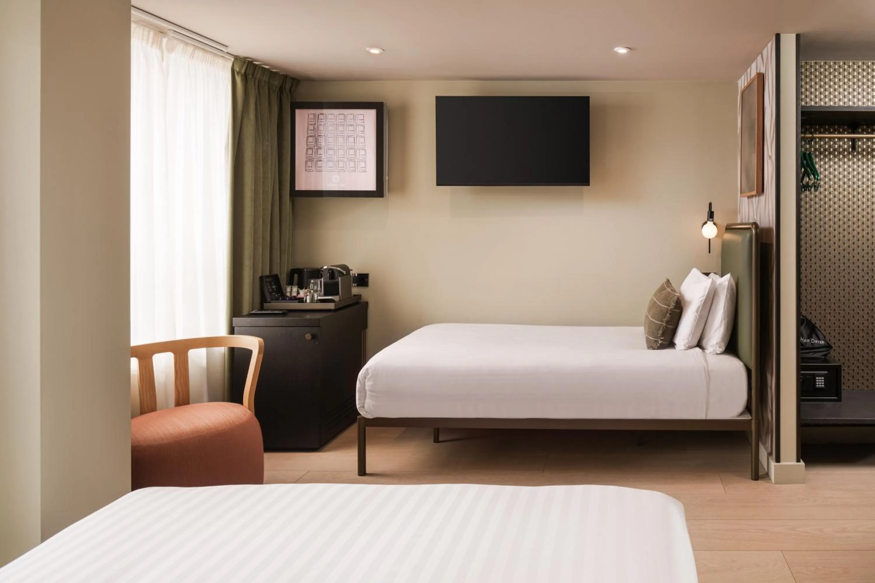 Bed in Central Park Hotel