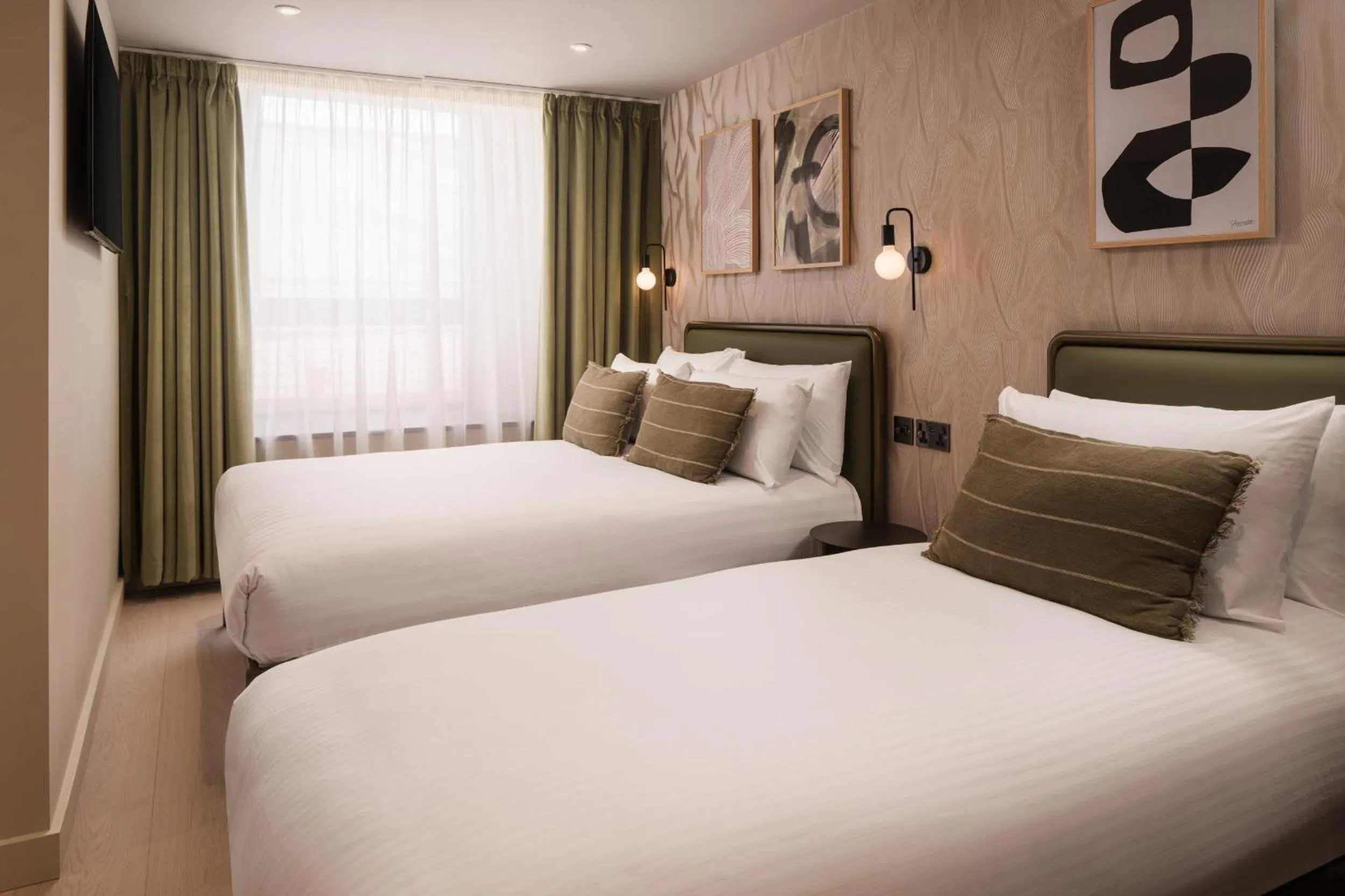 Bed in Central Park Hotel