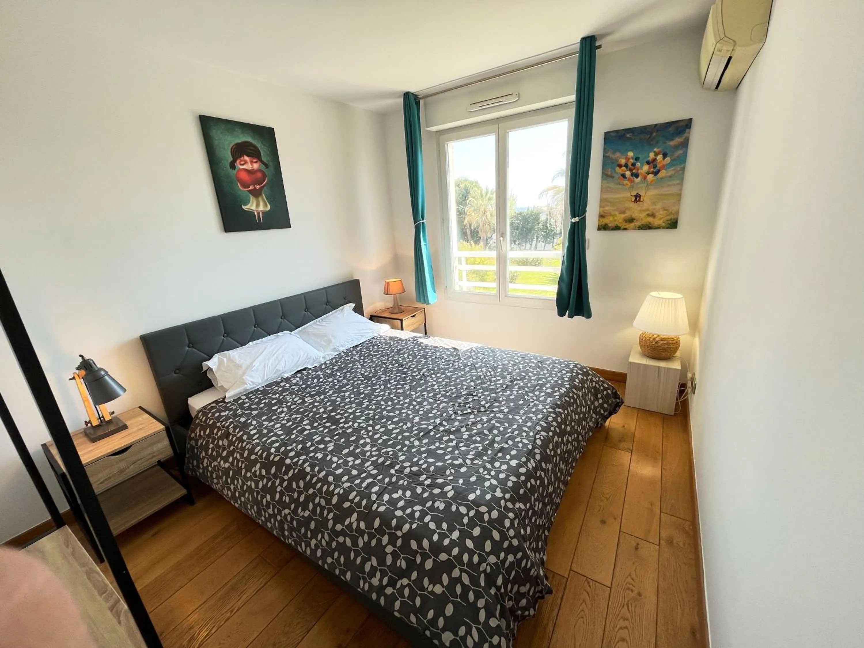 Bed in Appartement 84m² avec 2 parkings privatifs