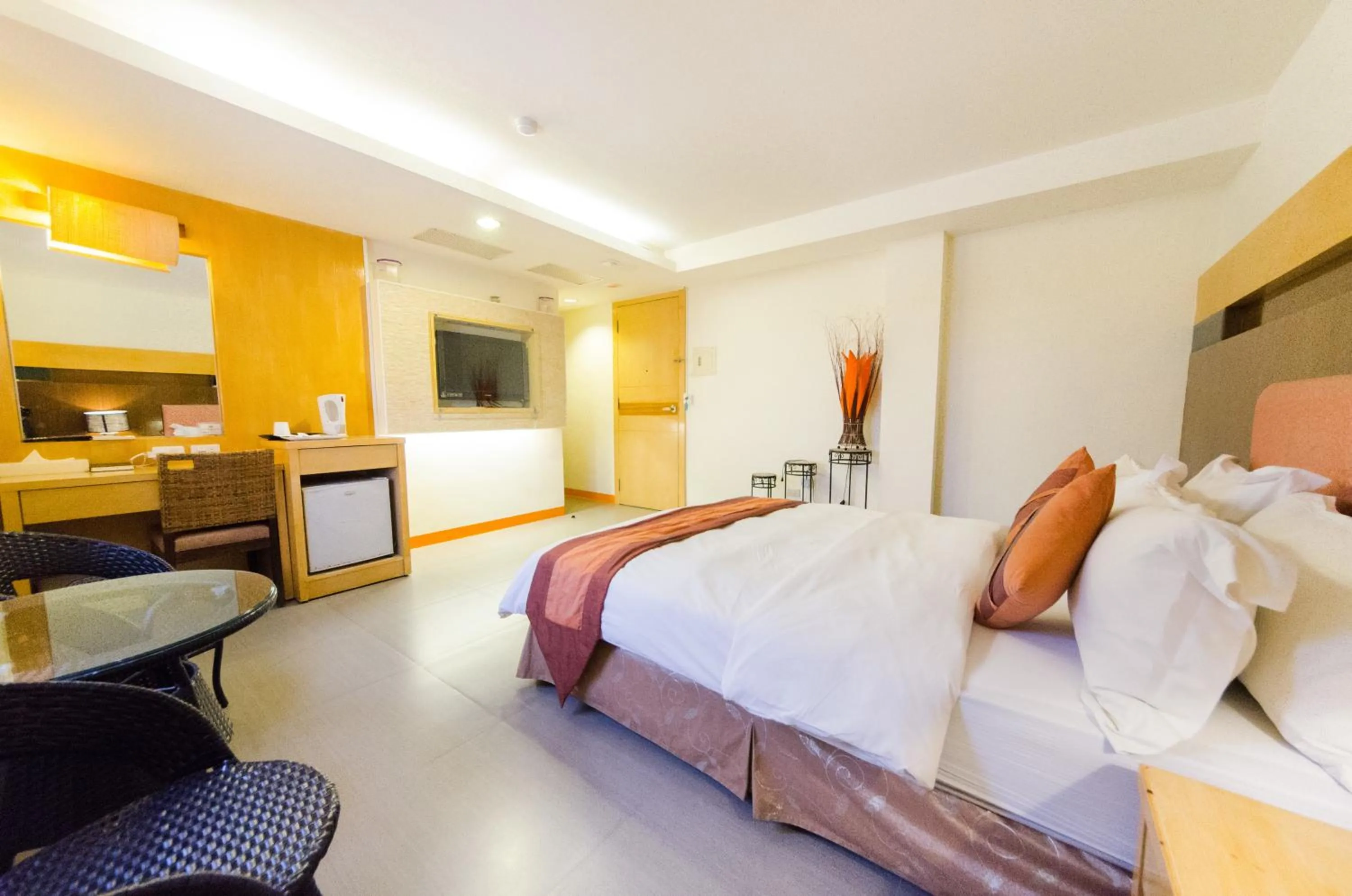 Photo of the whole room, Bed in Yake Homestay