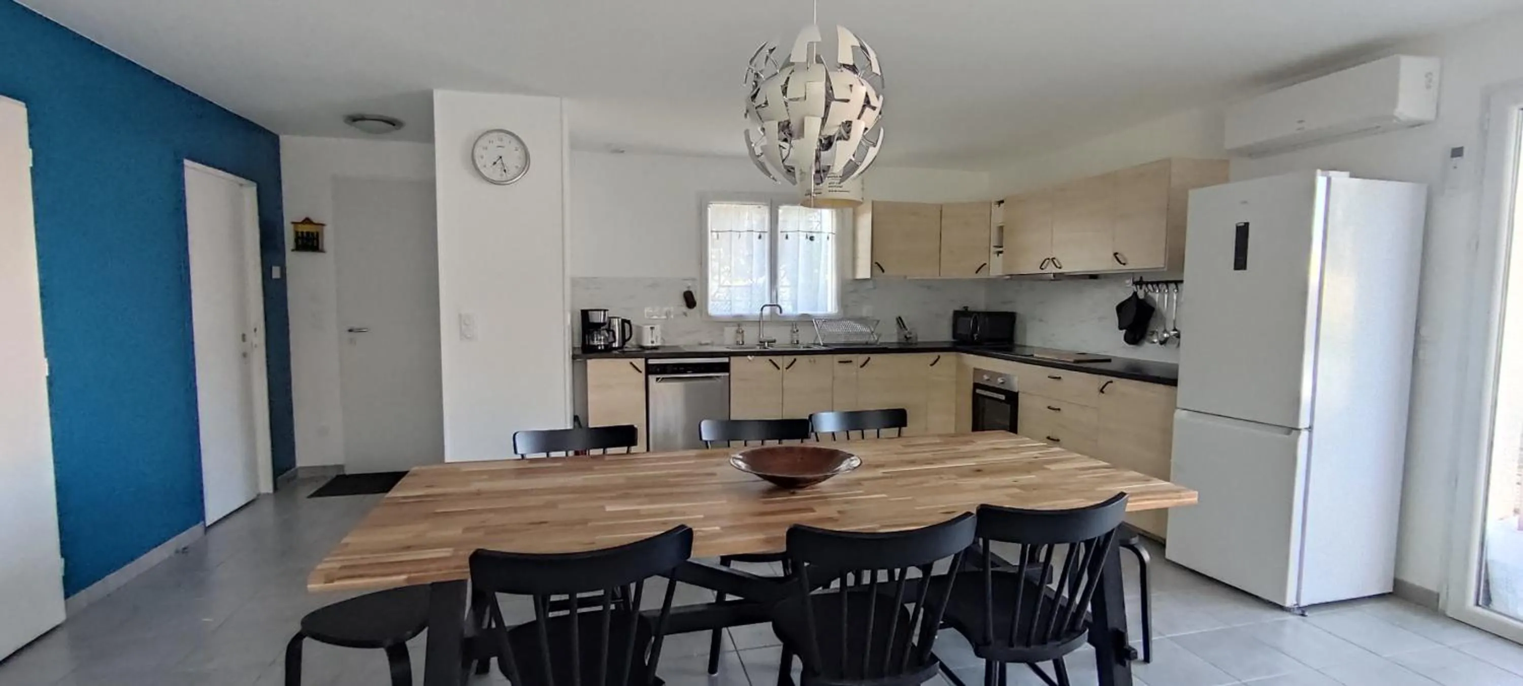 2 Maisons de 3 et 2 chambres avec grande piscine commune