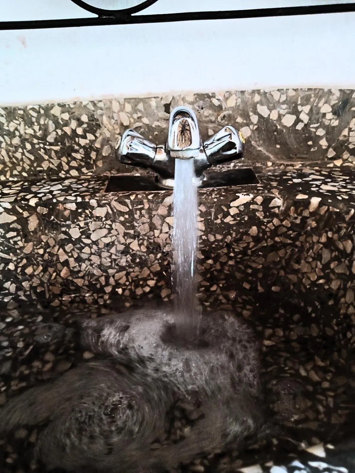 Bath in Munga Eco-Lodge
