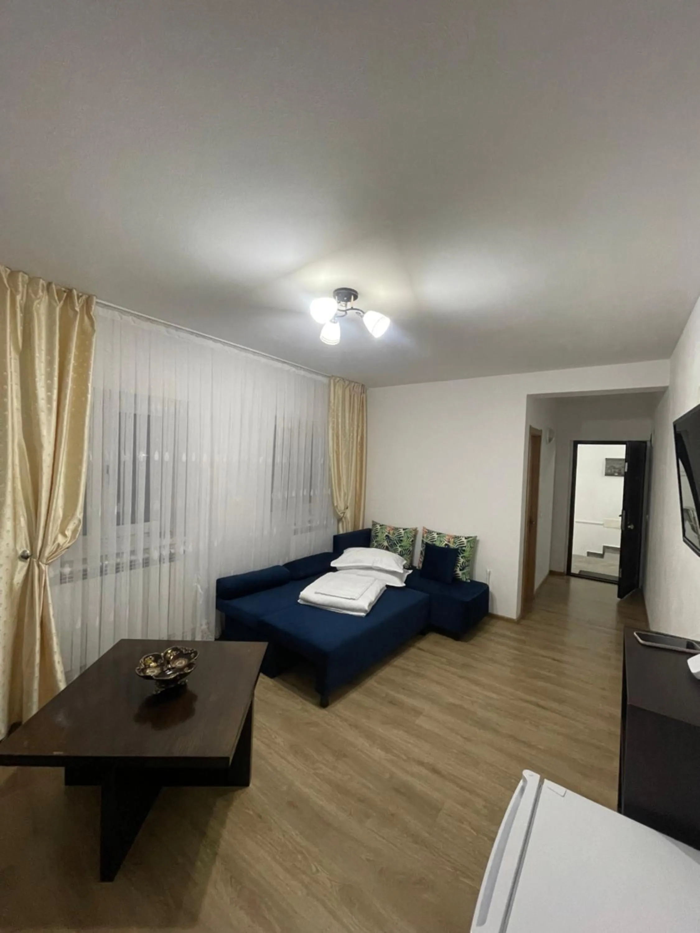 Bed in Cazare apartamente LAVI-TOUR Tg Neamț