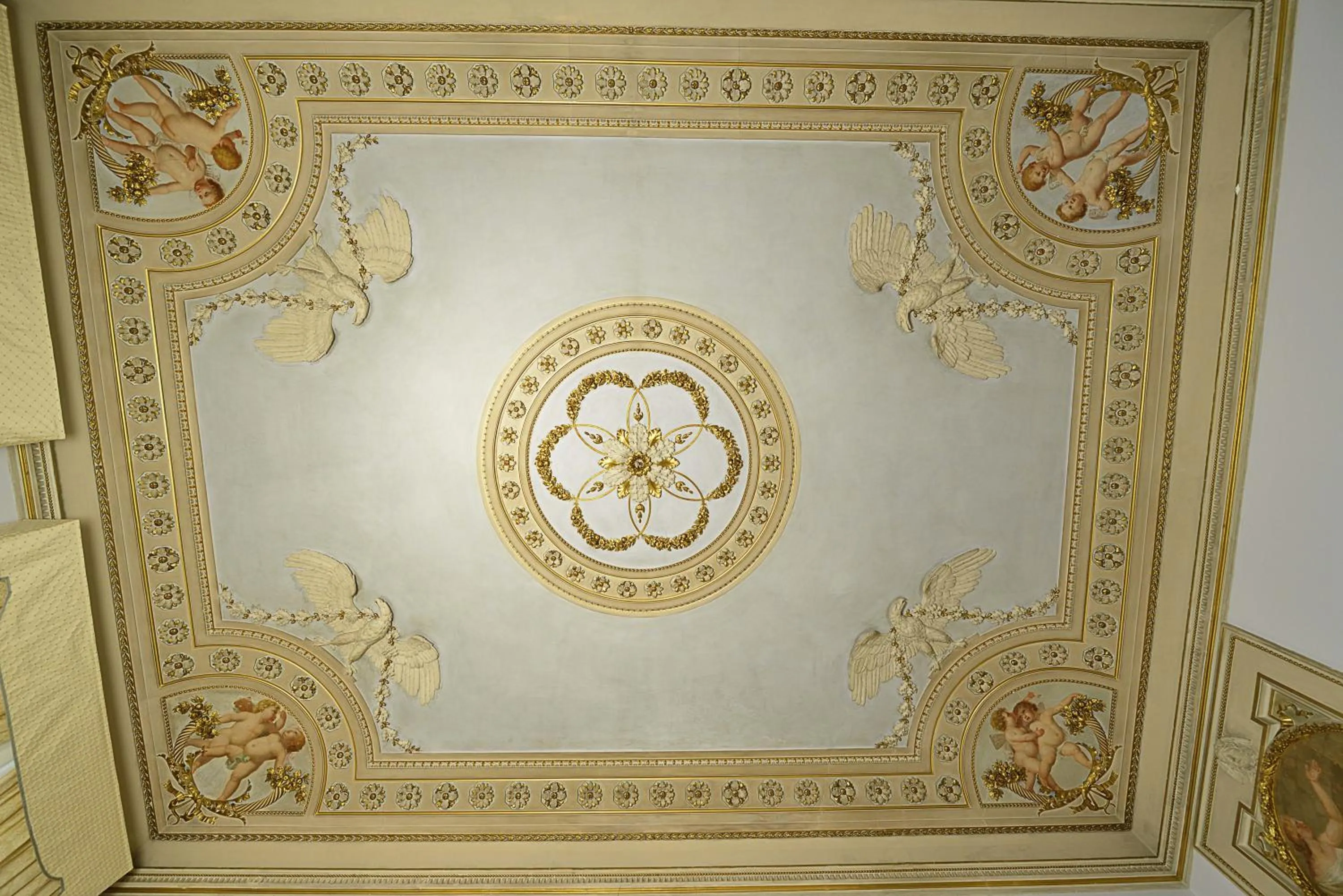 Decorative detail in Palazzo Guicciardini