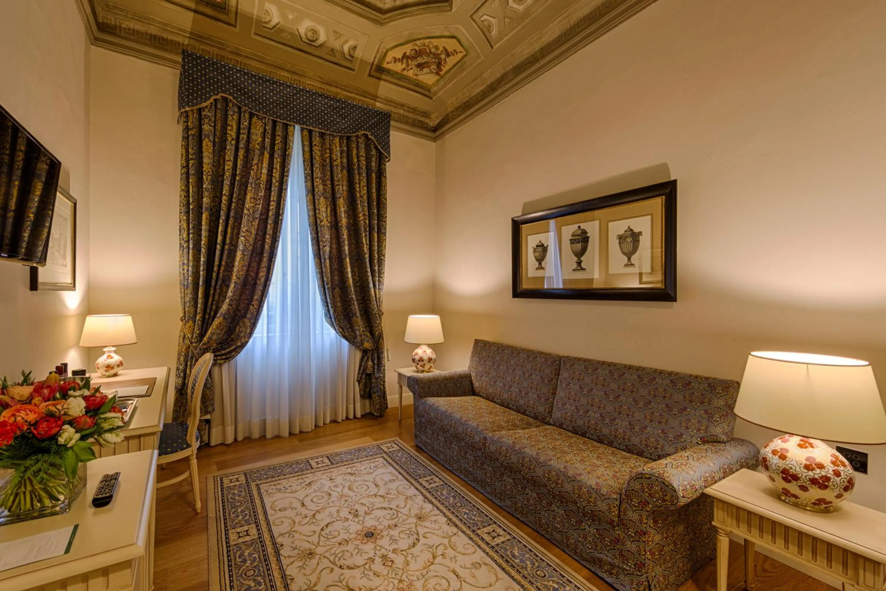 Living room in Palazzo Guicciardini