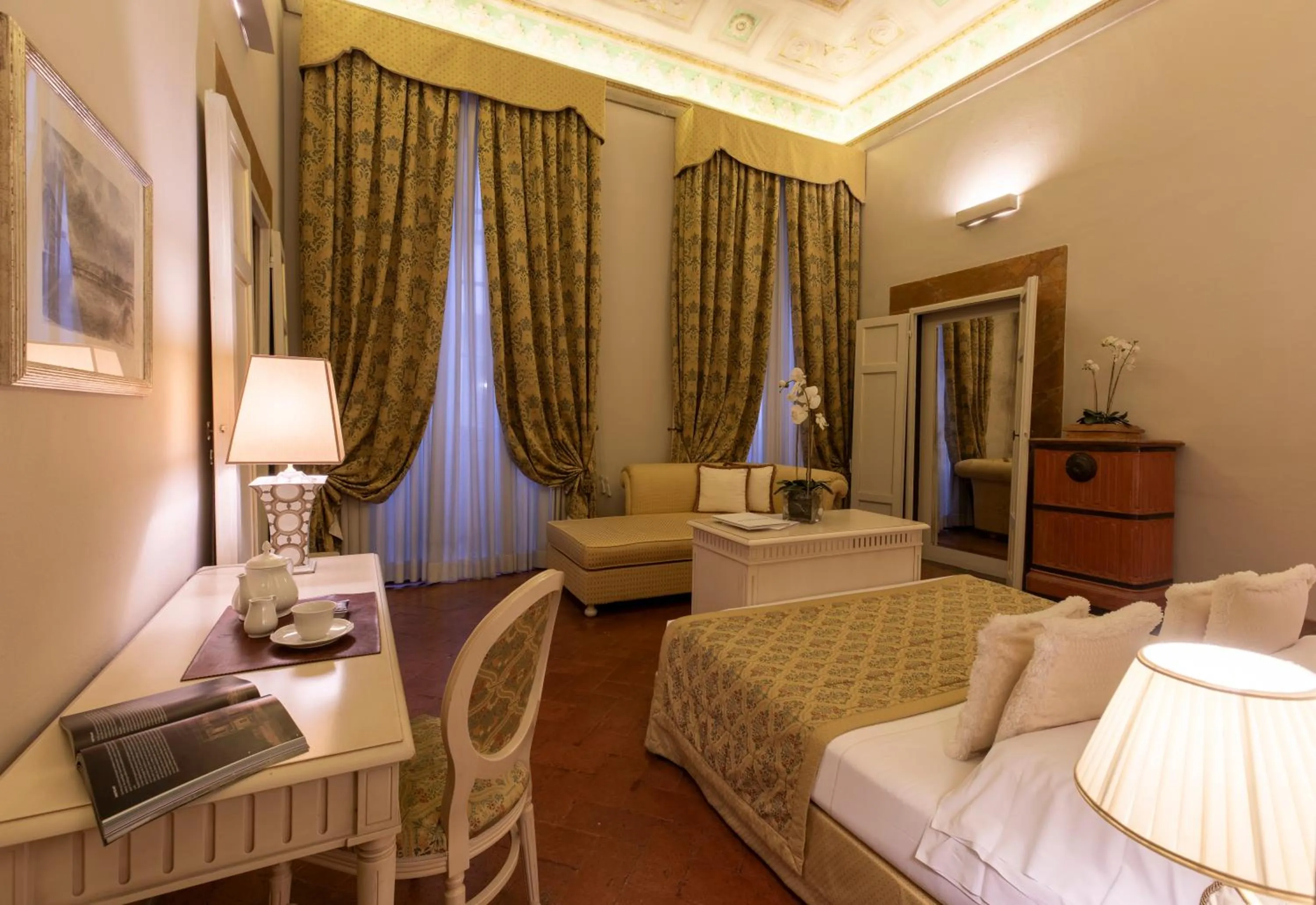 Bedroom, Bed in Palazzo Guicciardini