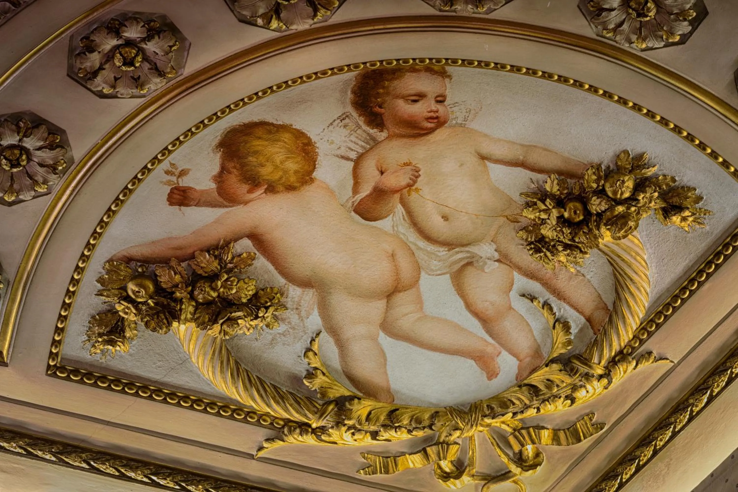 Decorative detail in Palazzo Guicciardini