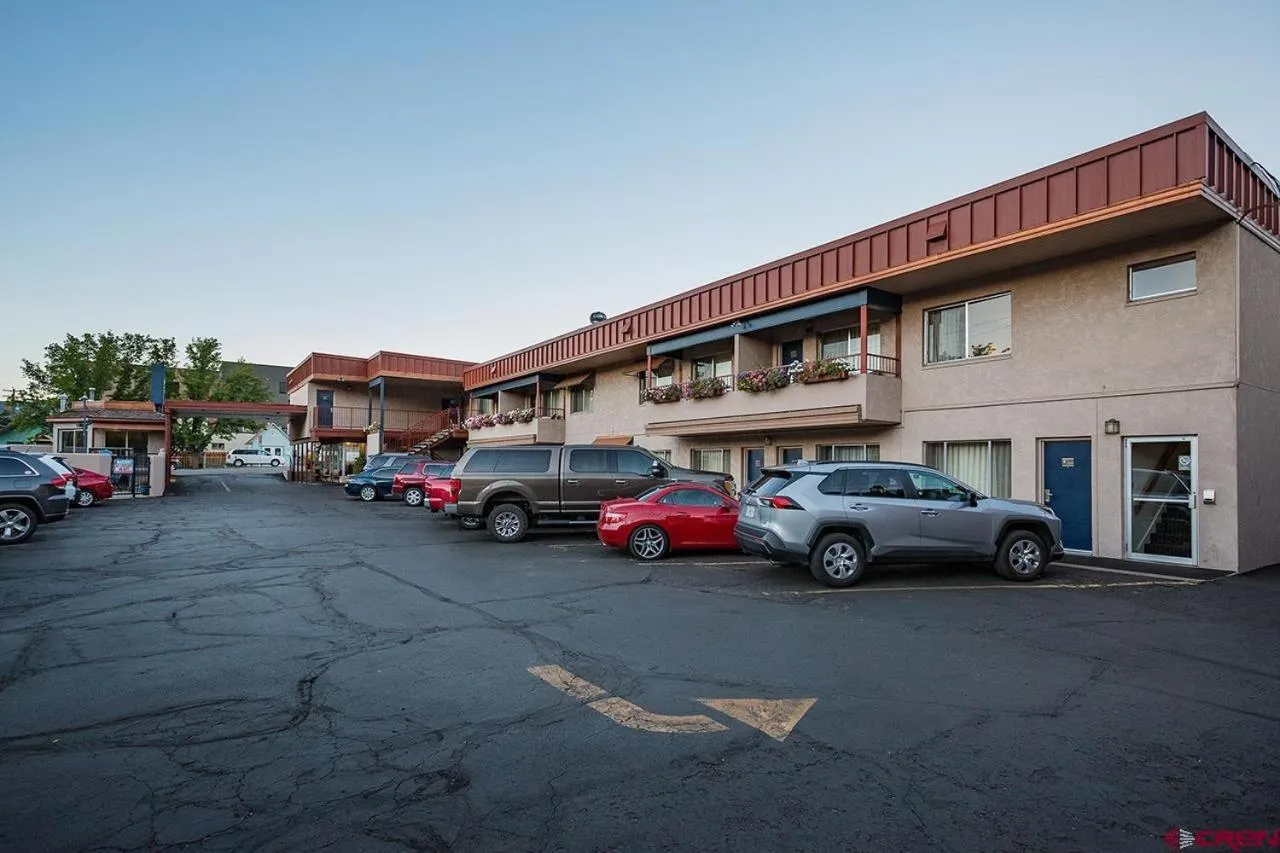 Parking in The Durango Lodge