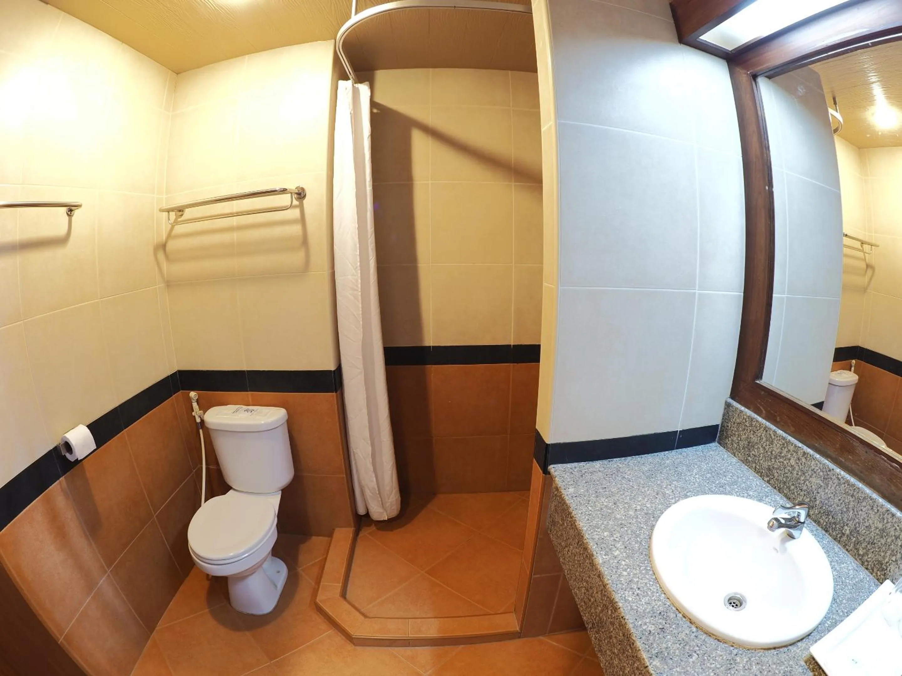 Bathroom in Nipa Garden Hotel