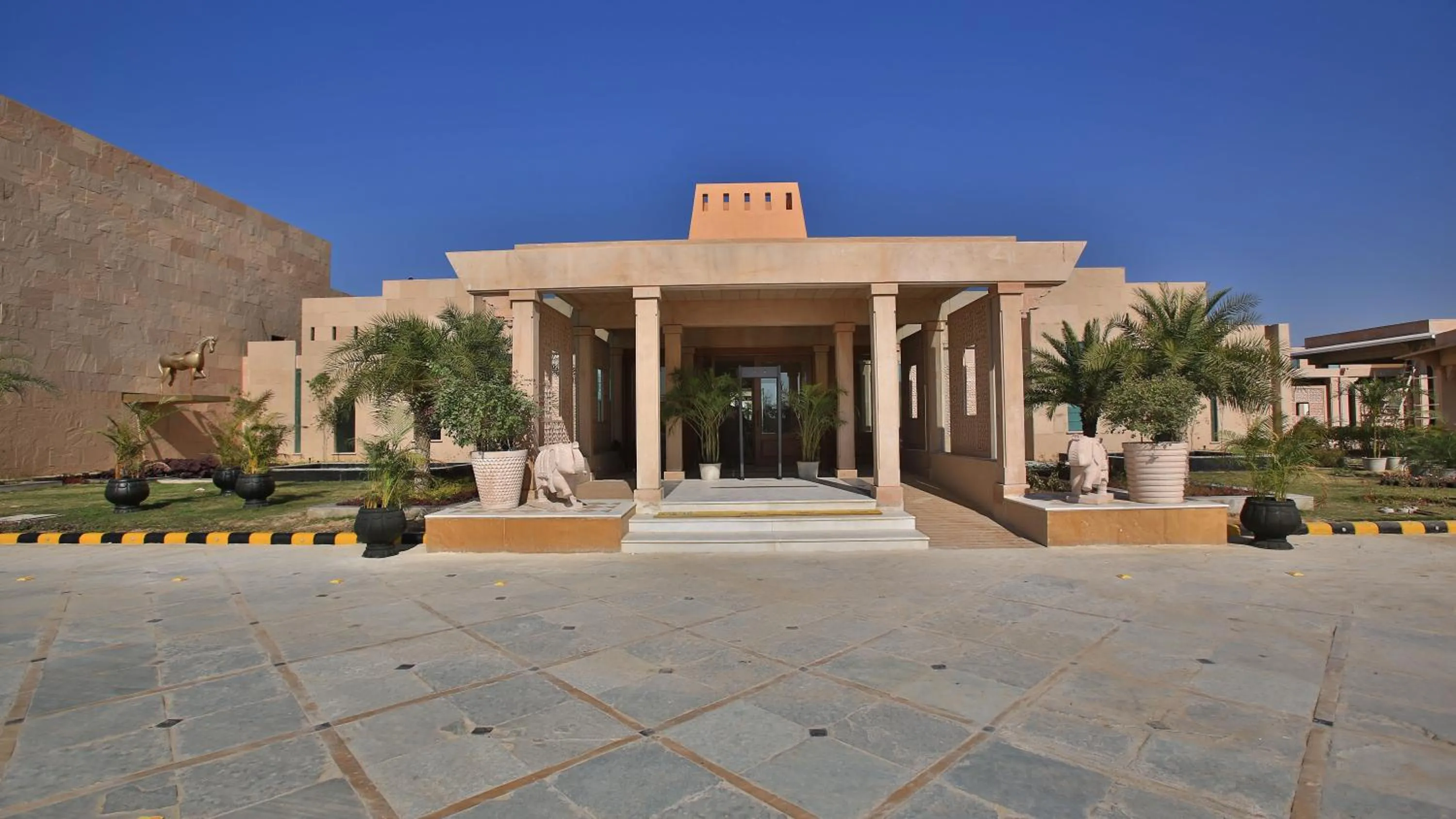 Facade/entrance in Welcomhotel by ITC Hotels, Jodhpur