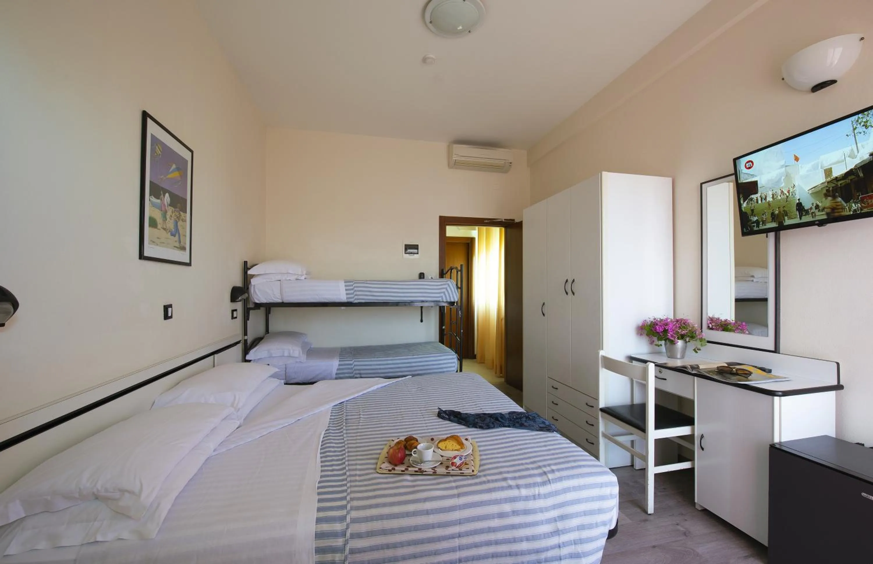 bunk bed, Bed in Hotel Baltic