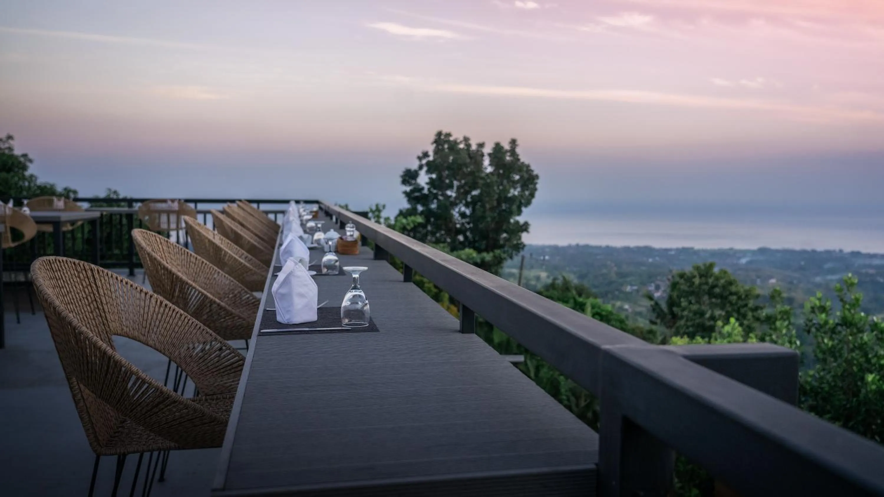 Restaurant/places to eat in Villa Selonding Batu