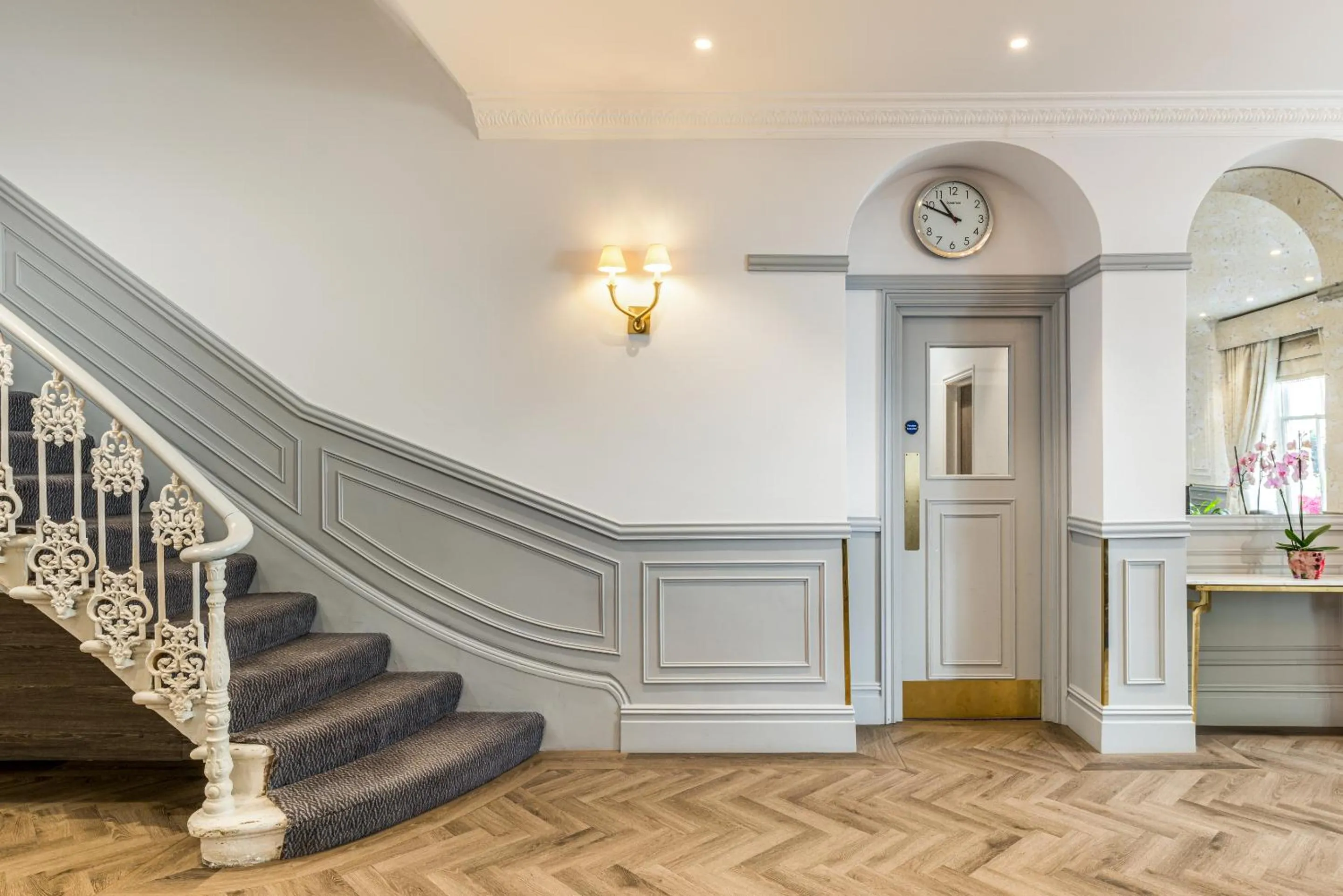 Lobby or reception in Princes Square