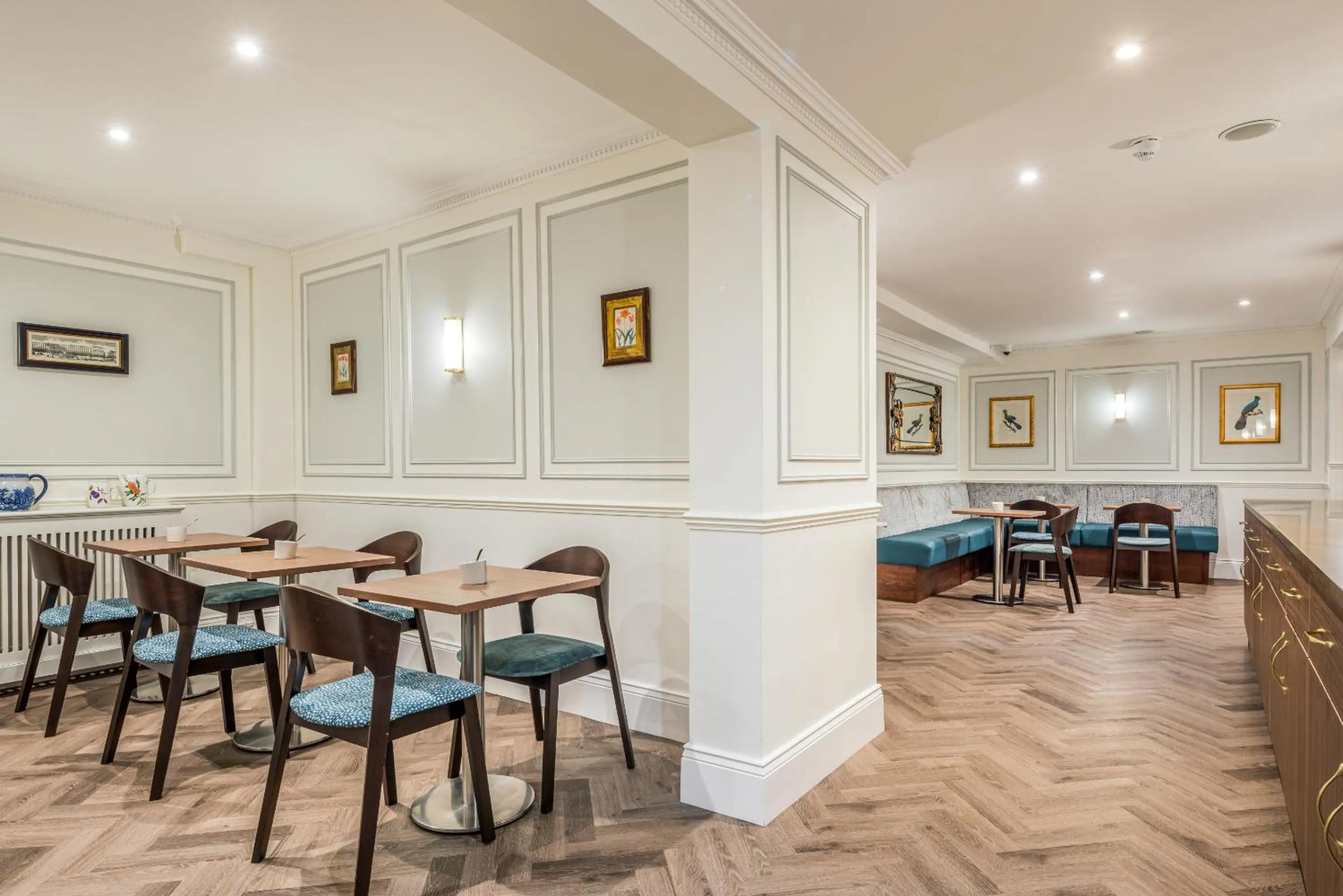 Dining area in Princes Square