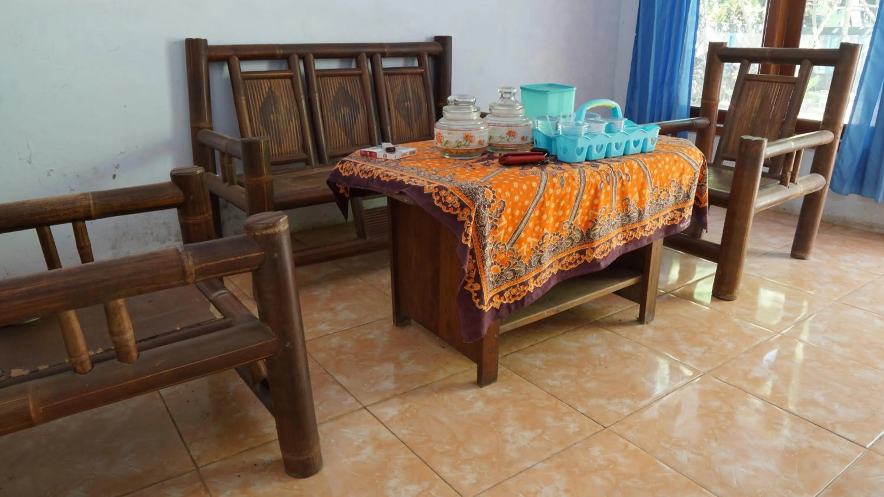 Lobby or reception in Hotel O Homestay Srikandi Pulau Merah BeachNearPantai Pancer