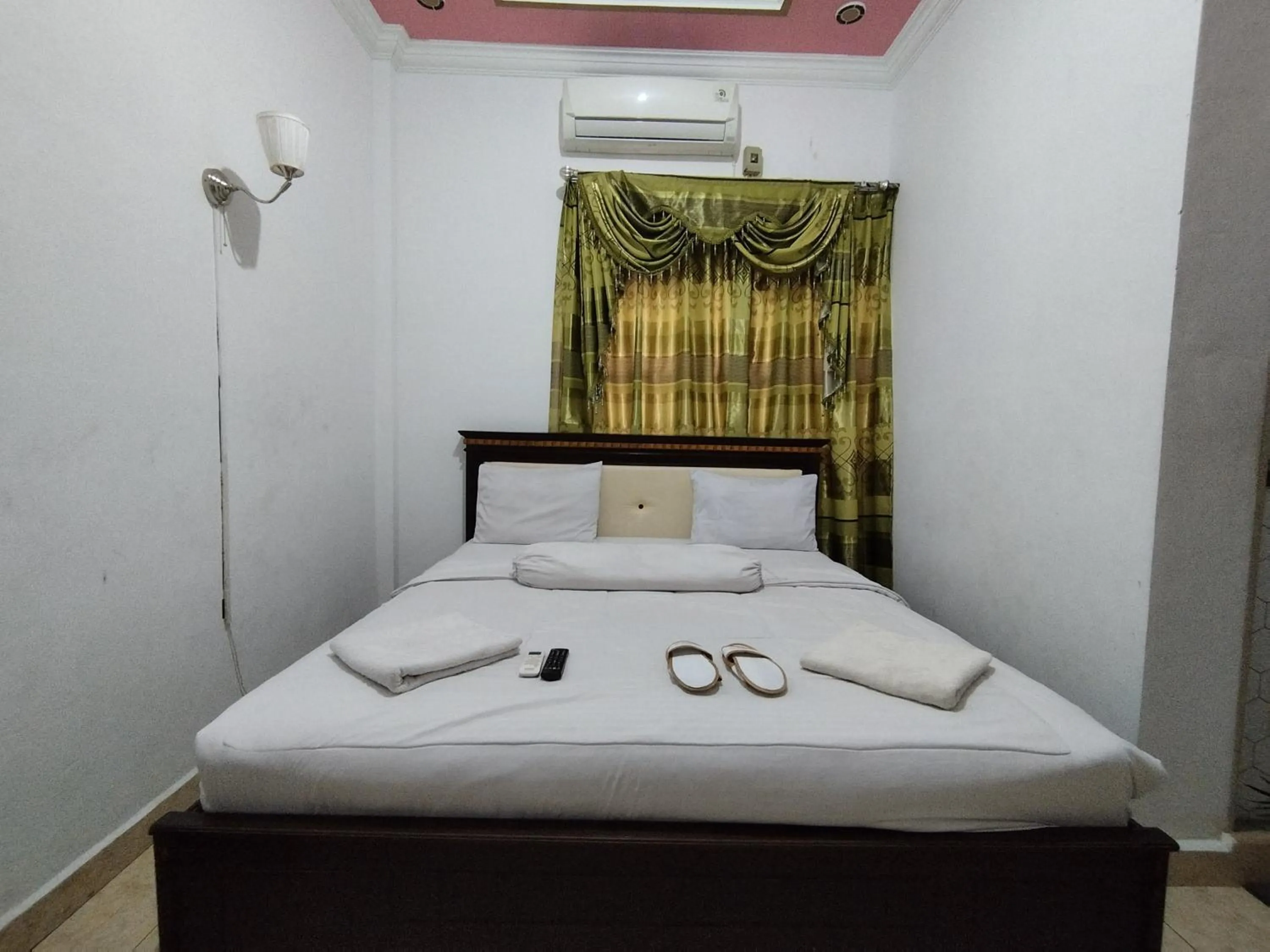 Bedroom, Bed in Hotel O My Kost Syariah