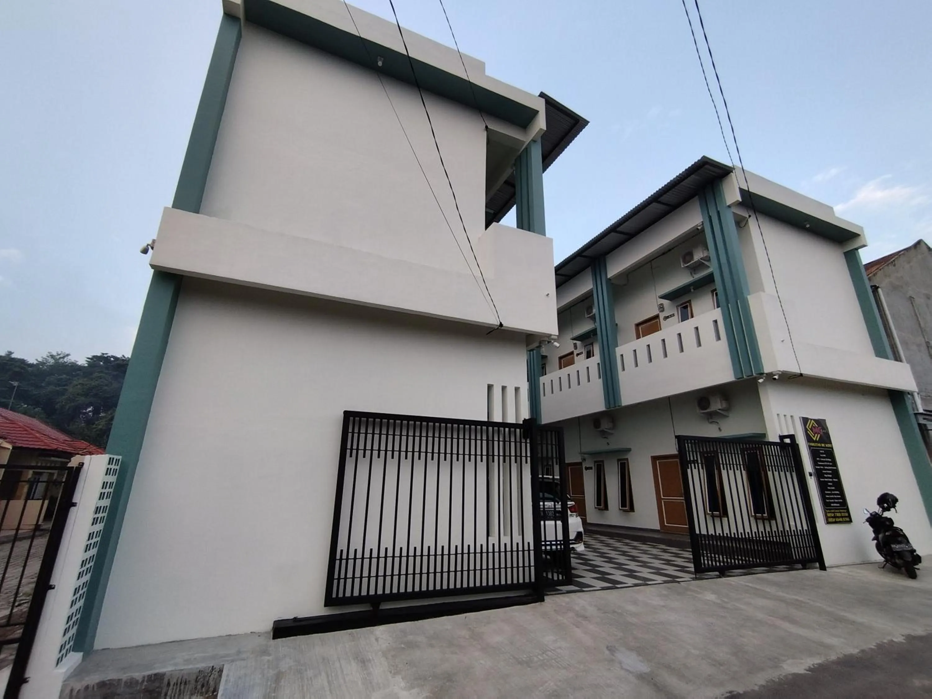 Facade/entrance in Hotel O My Kost Syariah
