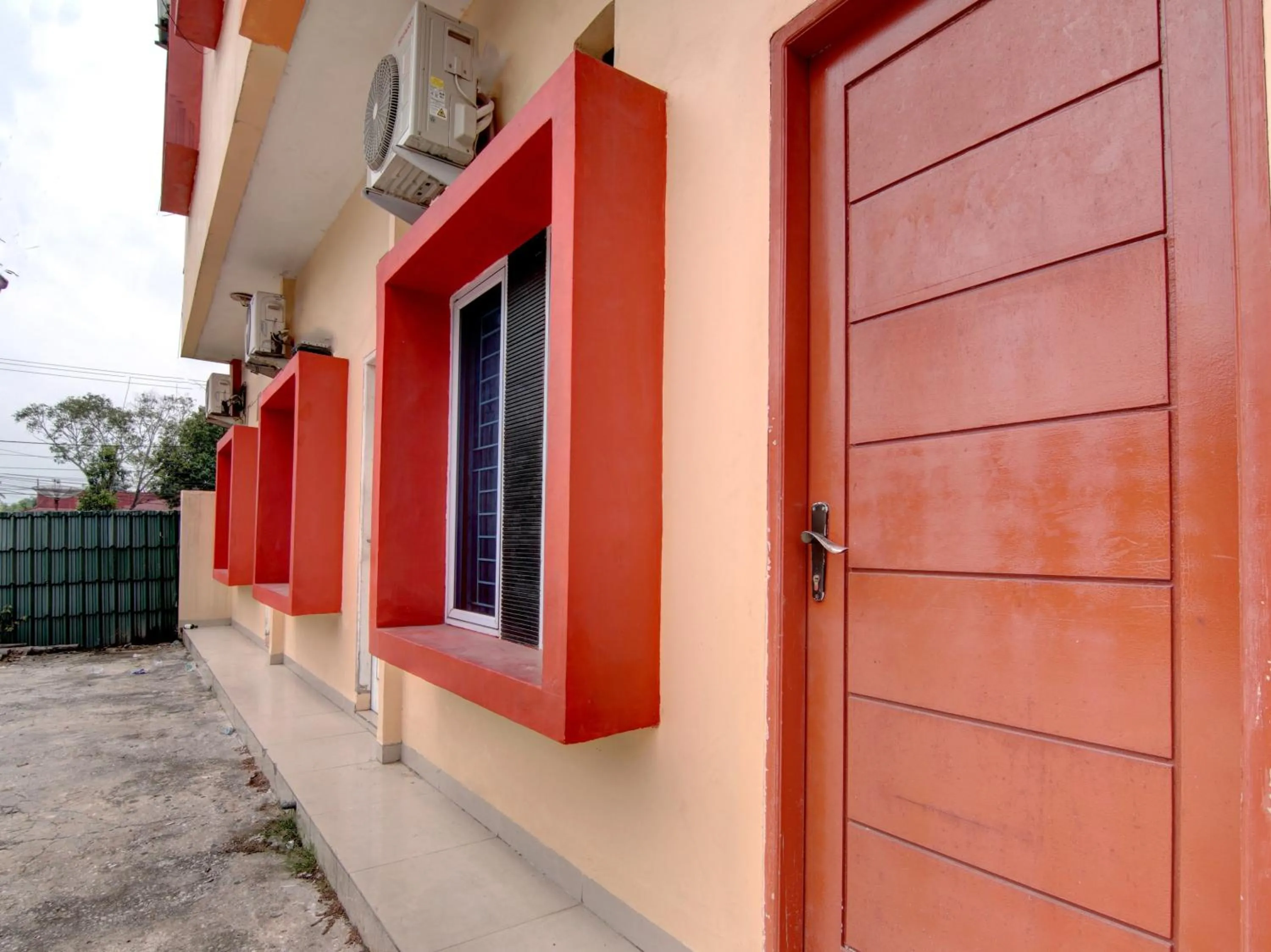 Lobby or reception in Hotel O Jasmine House Syariah Near Masjid Nurul Ikhwan