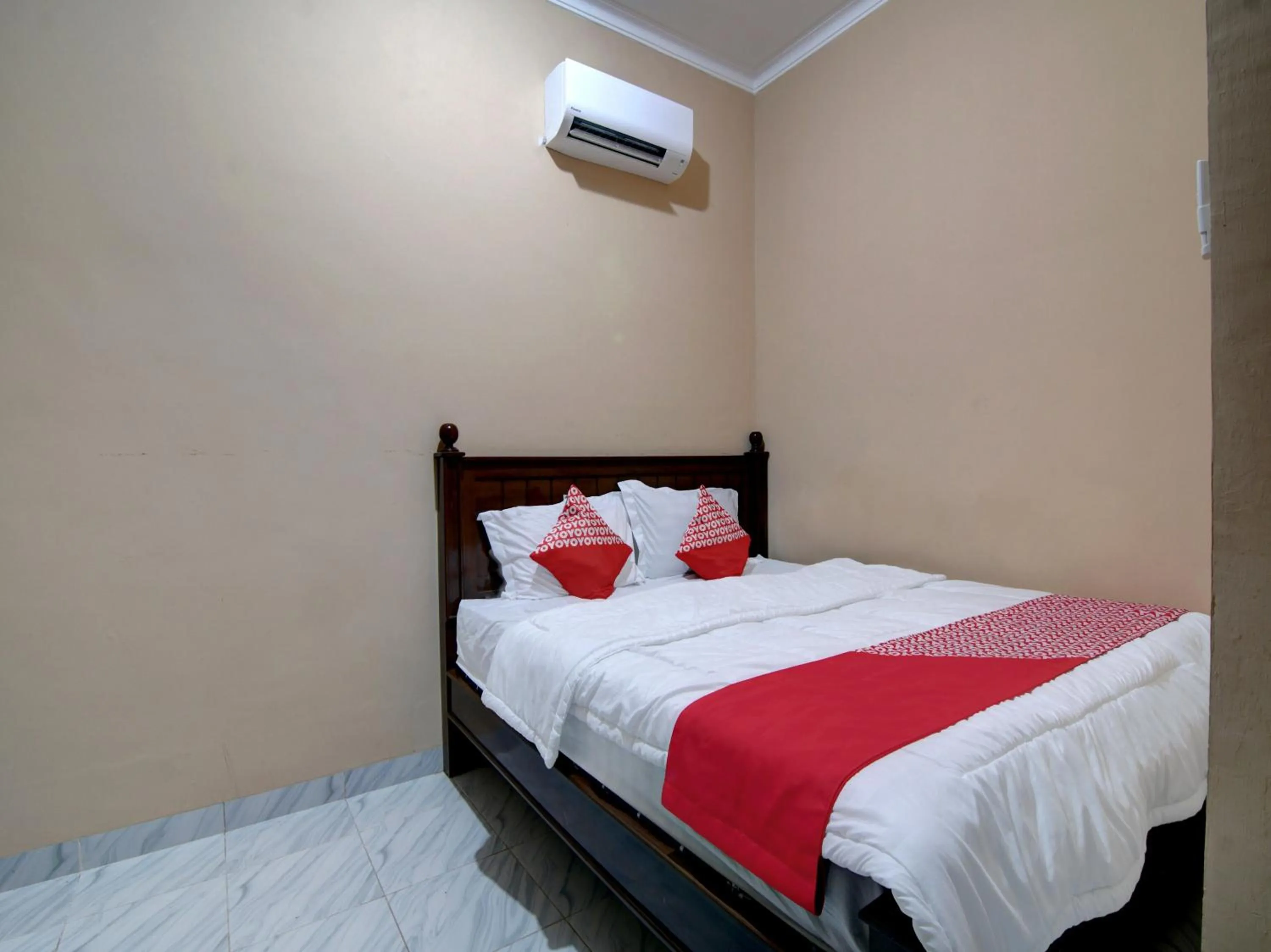 Bedroom, Bed in Hotel O Jasmine House Syariah Near Masjid Nurul Ikhwan