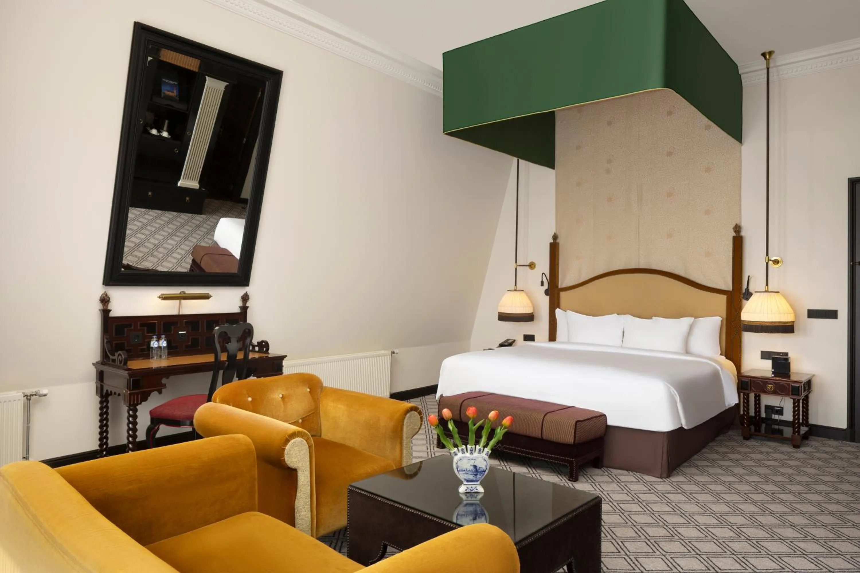 Bed in Hotel Des Indes The Hague