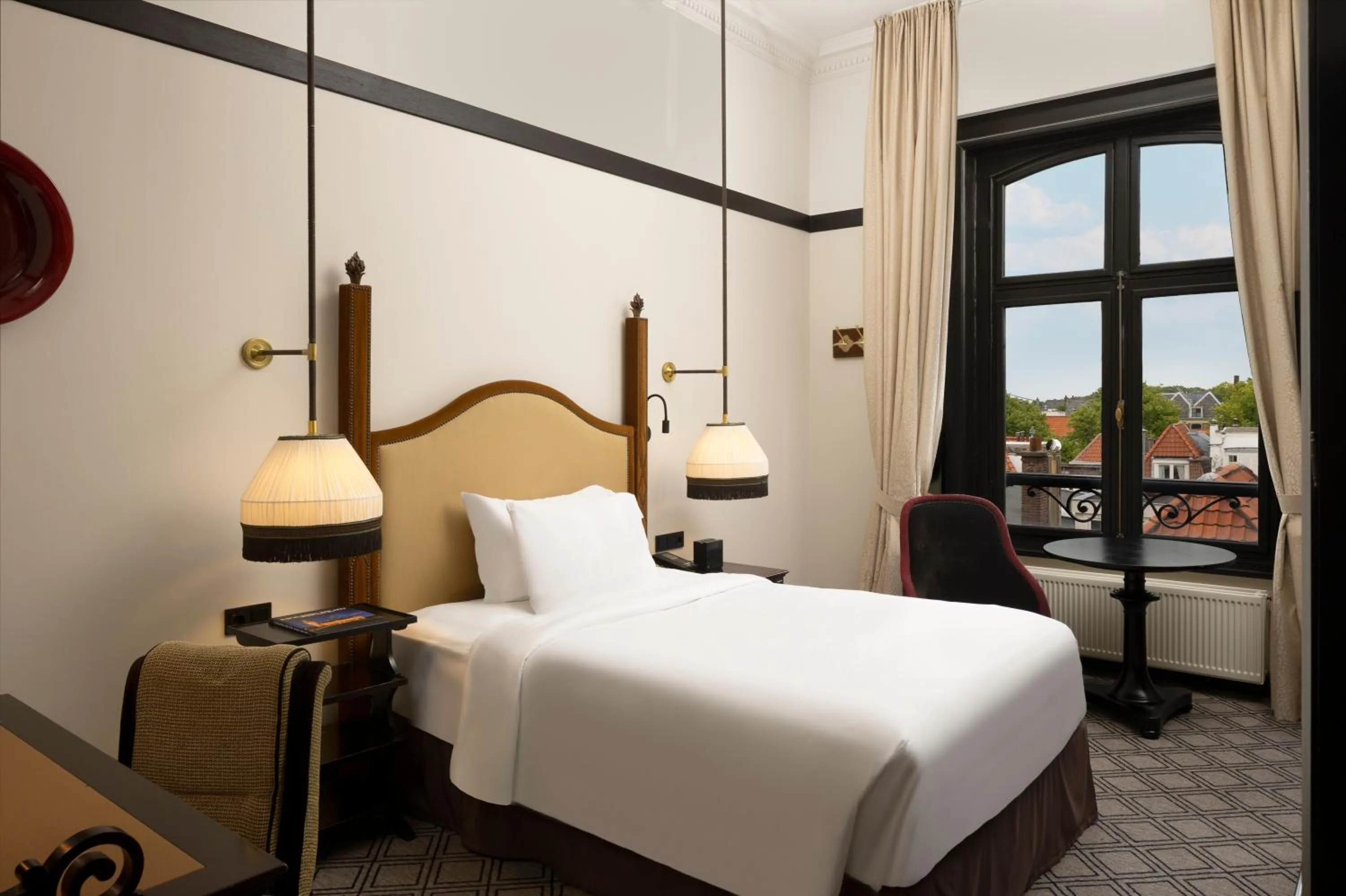 Bed in Hotel Des Indes The Hague