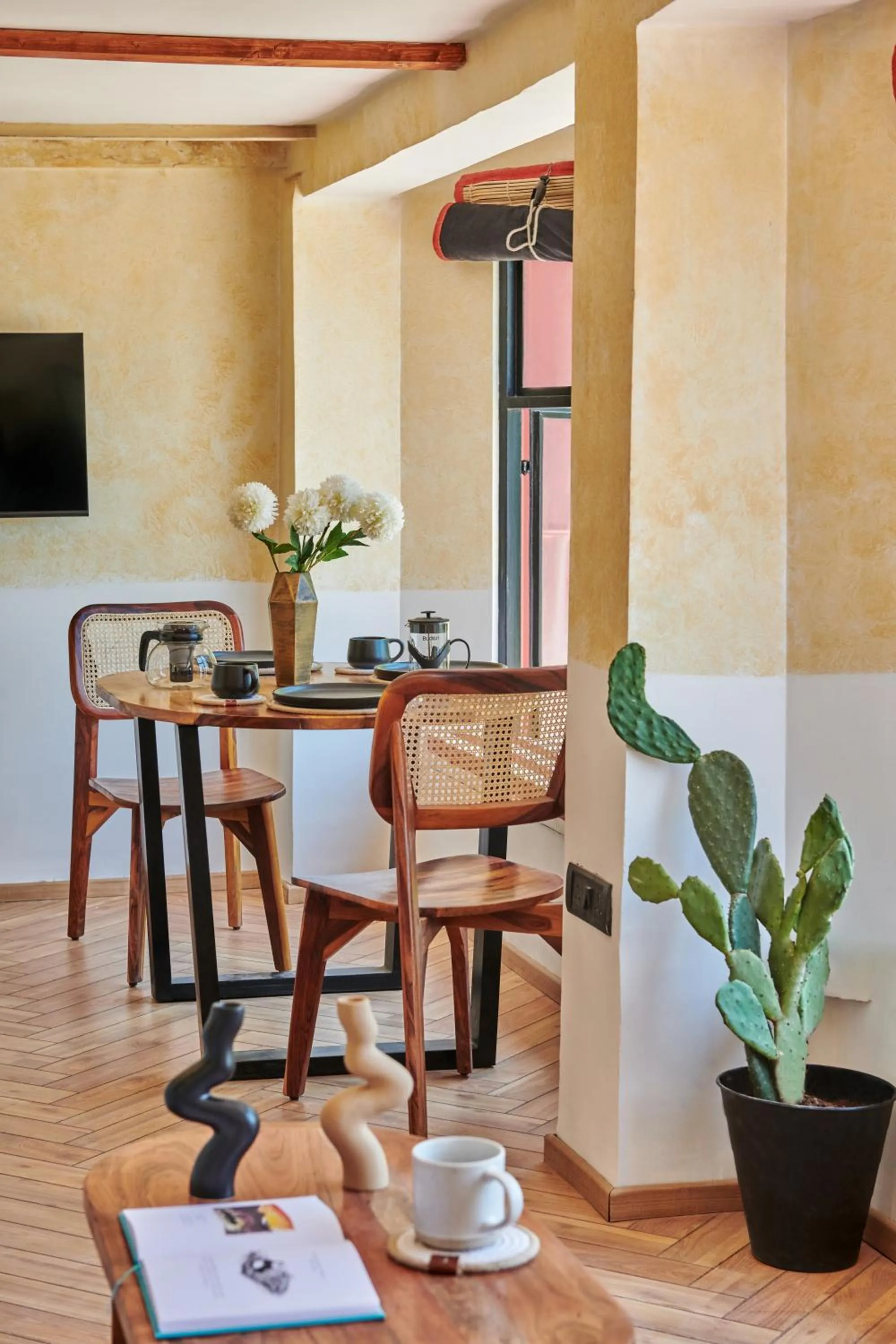 Communal lounge/ TV room in Minimalist : An Eco Farmstay