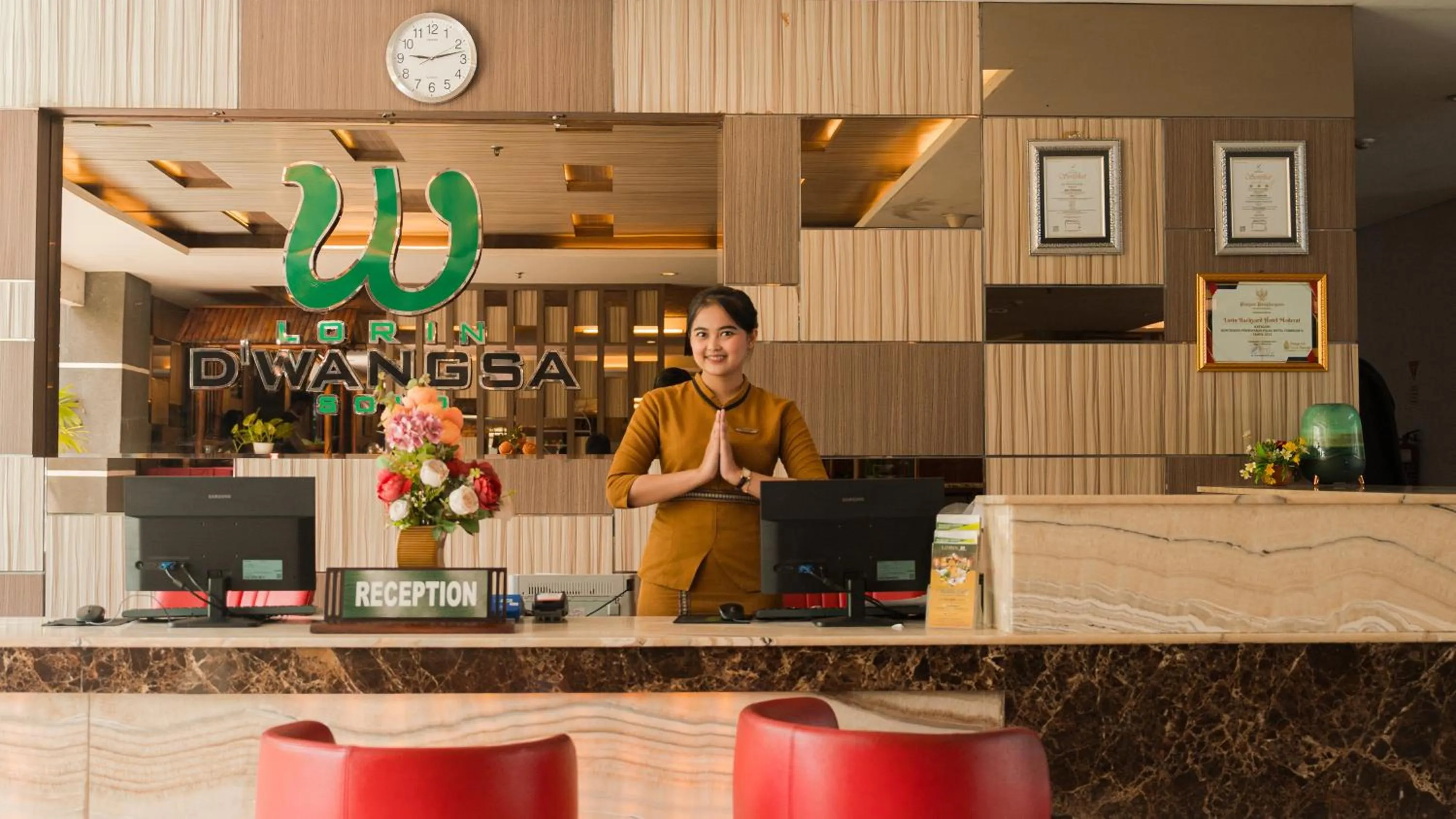 Lobby or reception in Lorin Dwangsa Solo Hotel