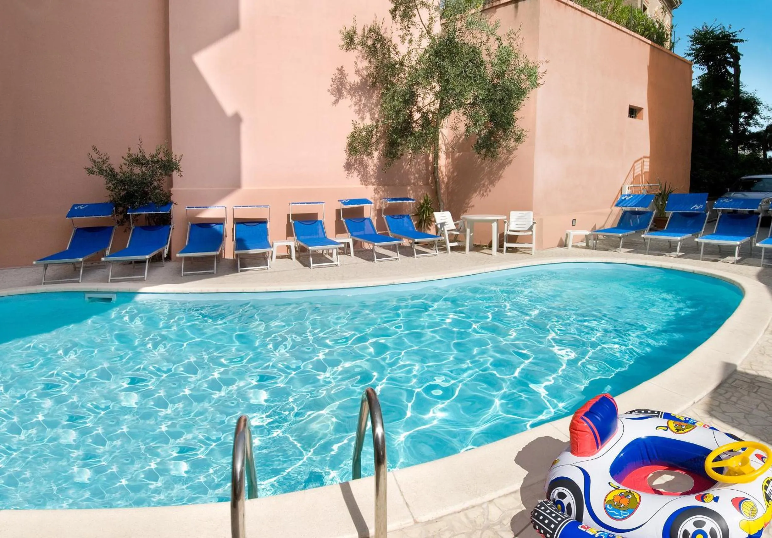 Swimming pool in Hotel Prestige