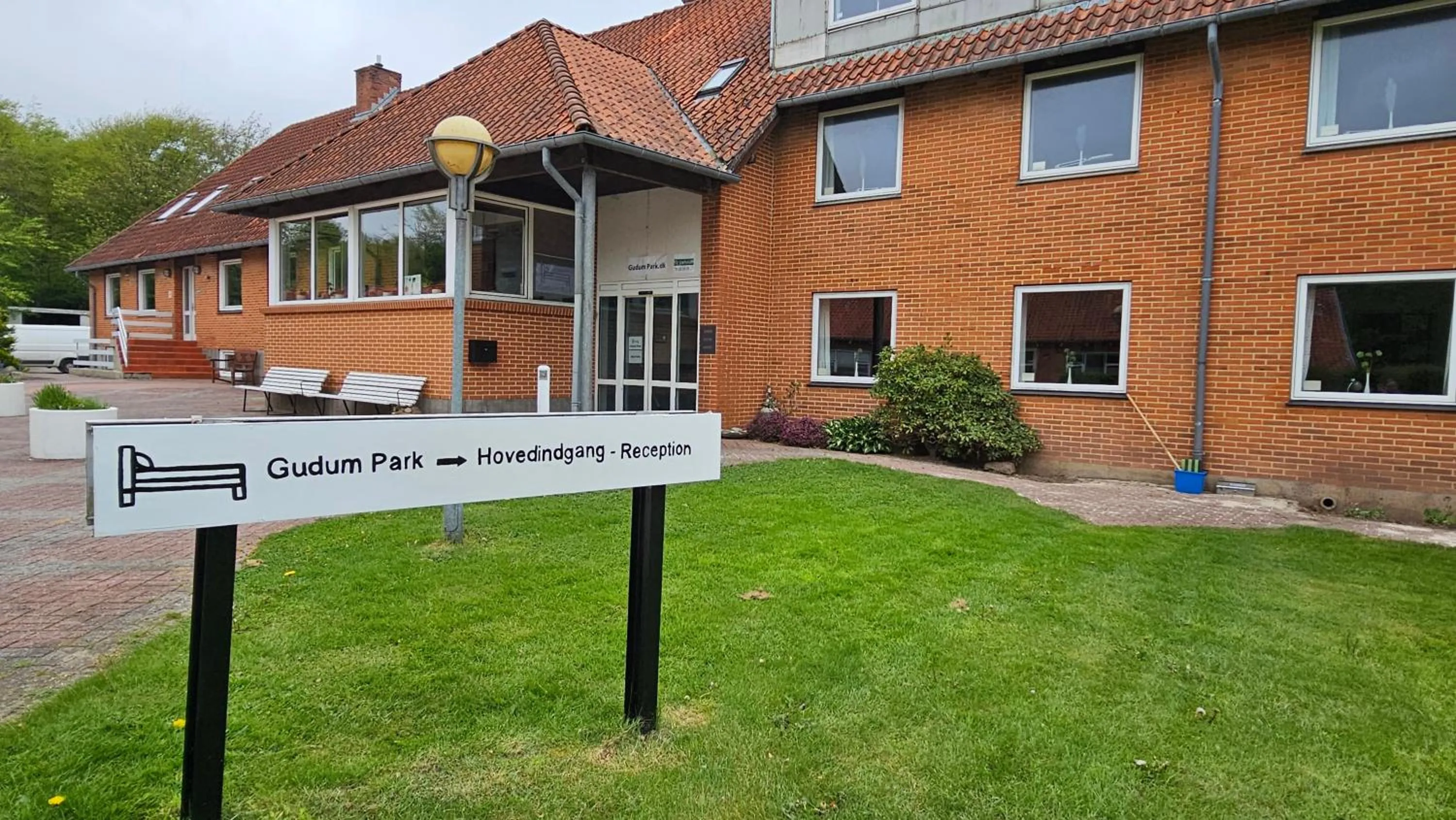 Facade/entrance in Gudum Park