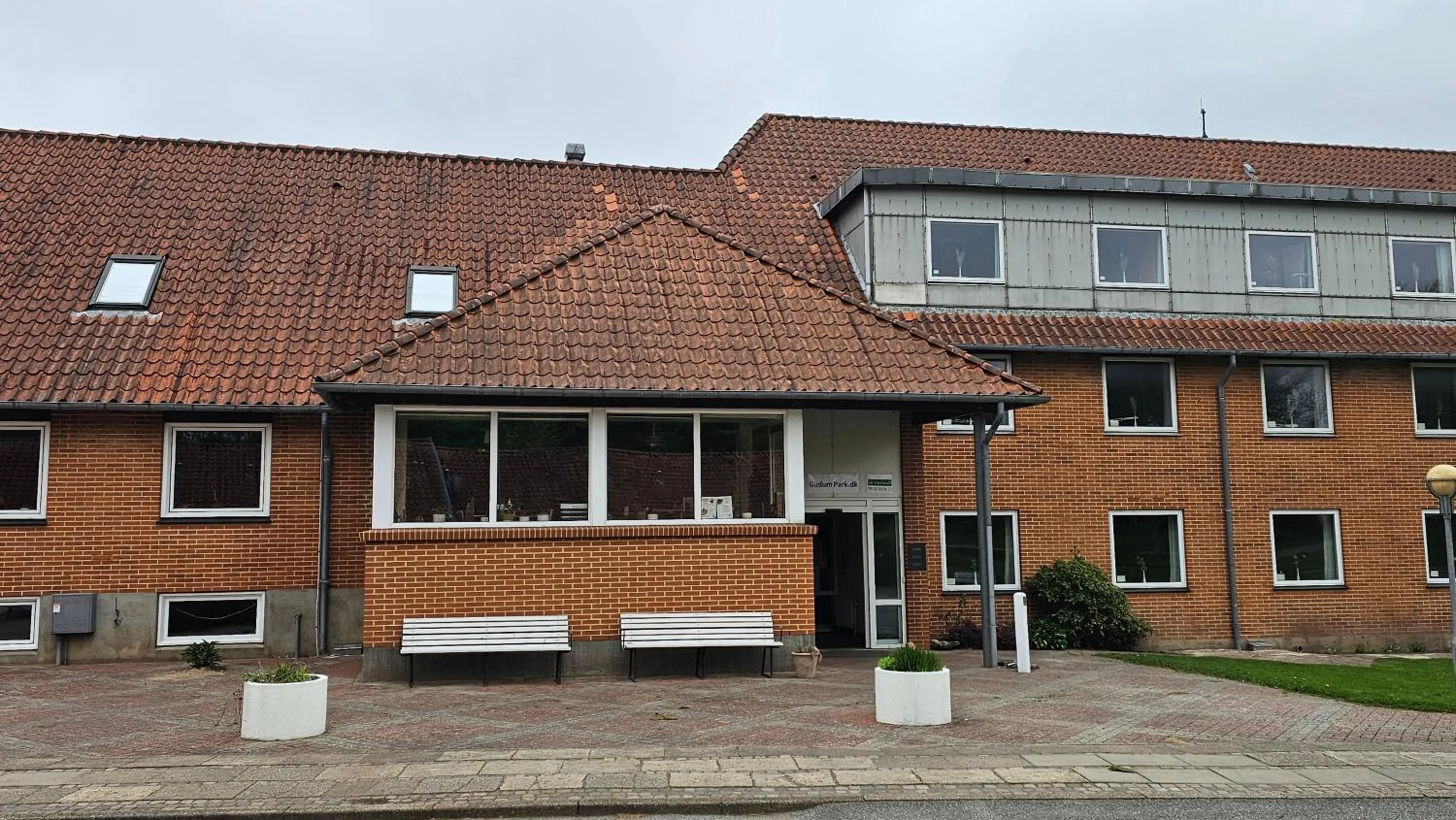 Facade/entrance in Gudum Park