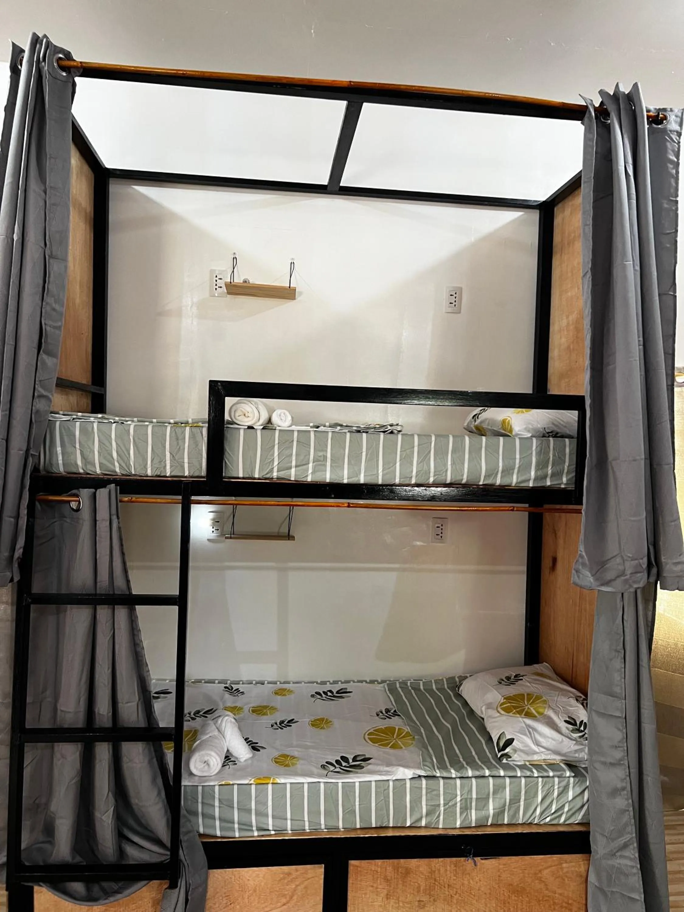 bunk bed, Bed in The Backyard Inn