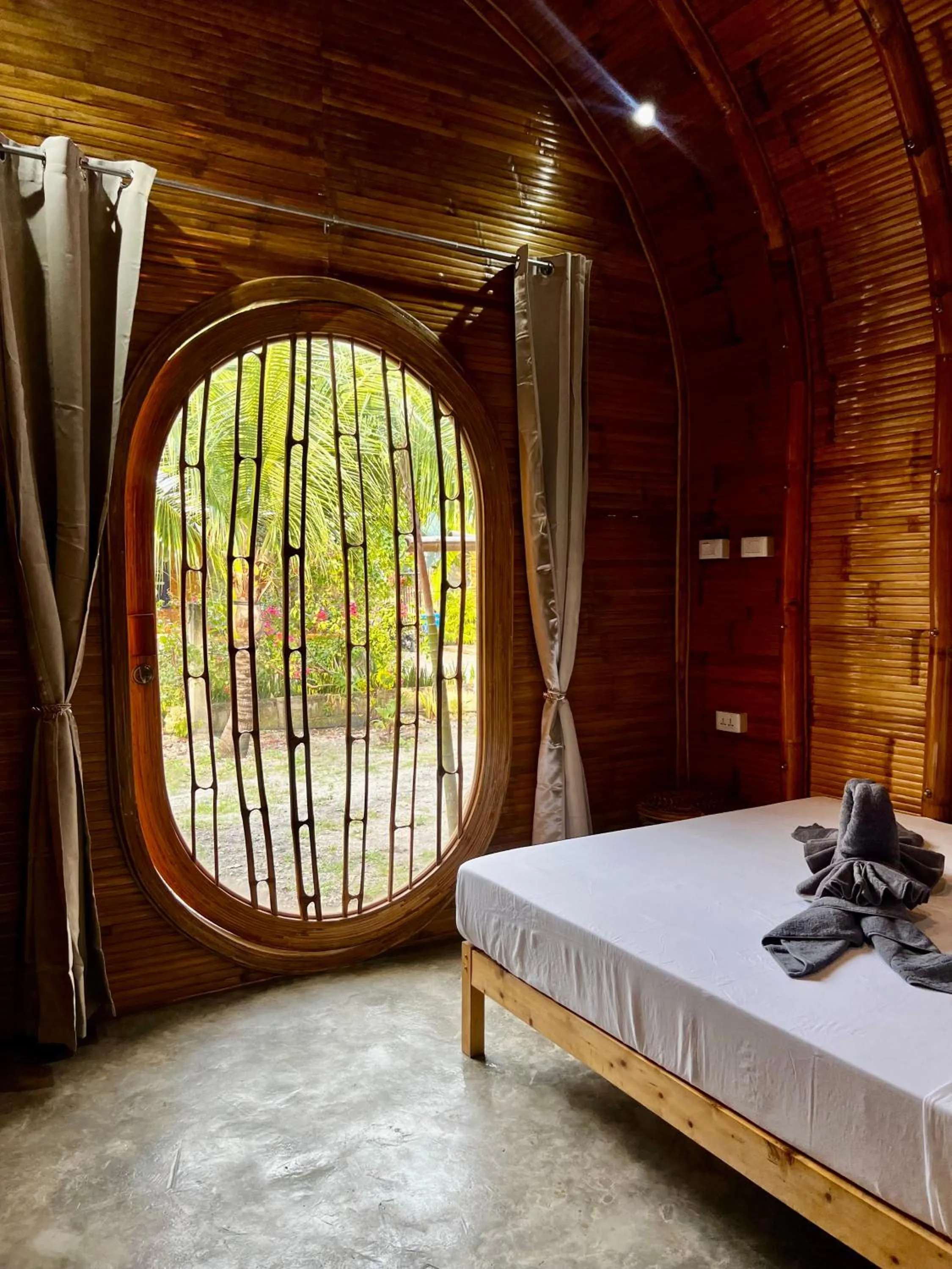 Bed in The Backyard Inn