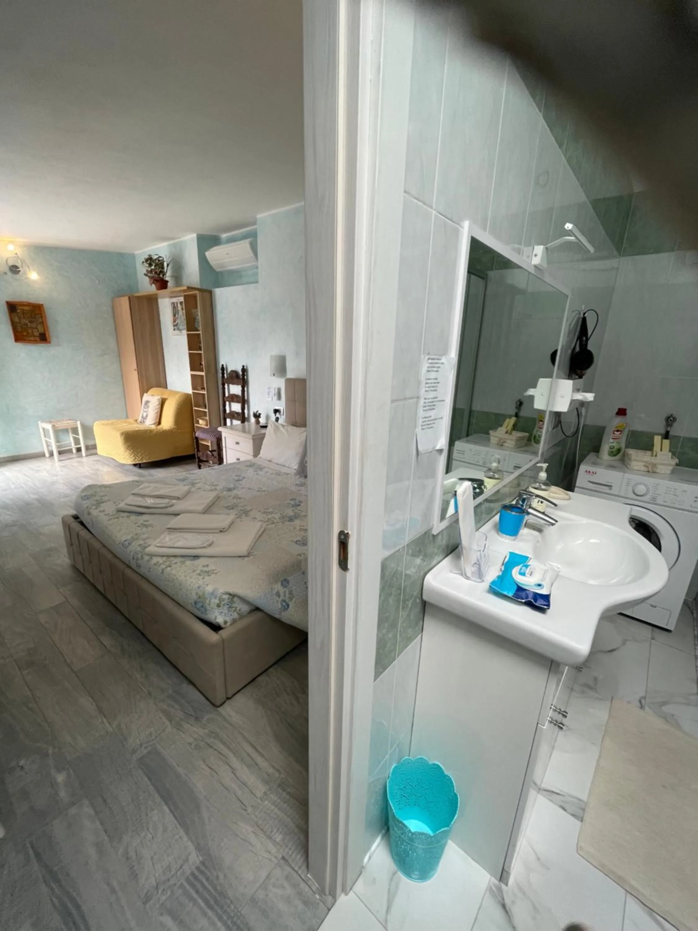 Bed in Hotel Diffuso Il Portichetto sulla collina a Vezio Perledo