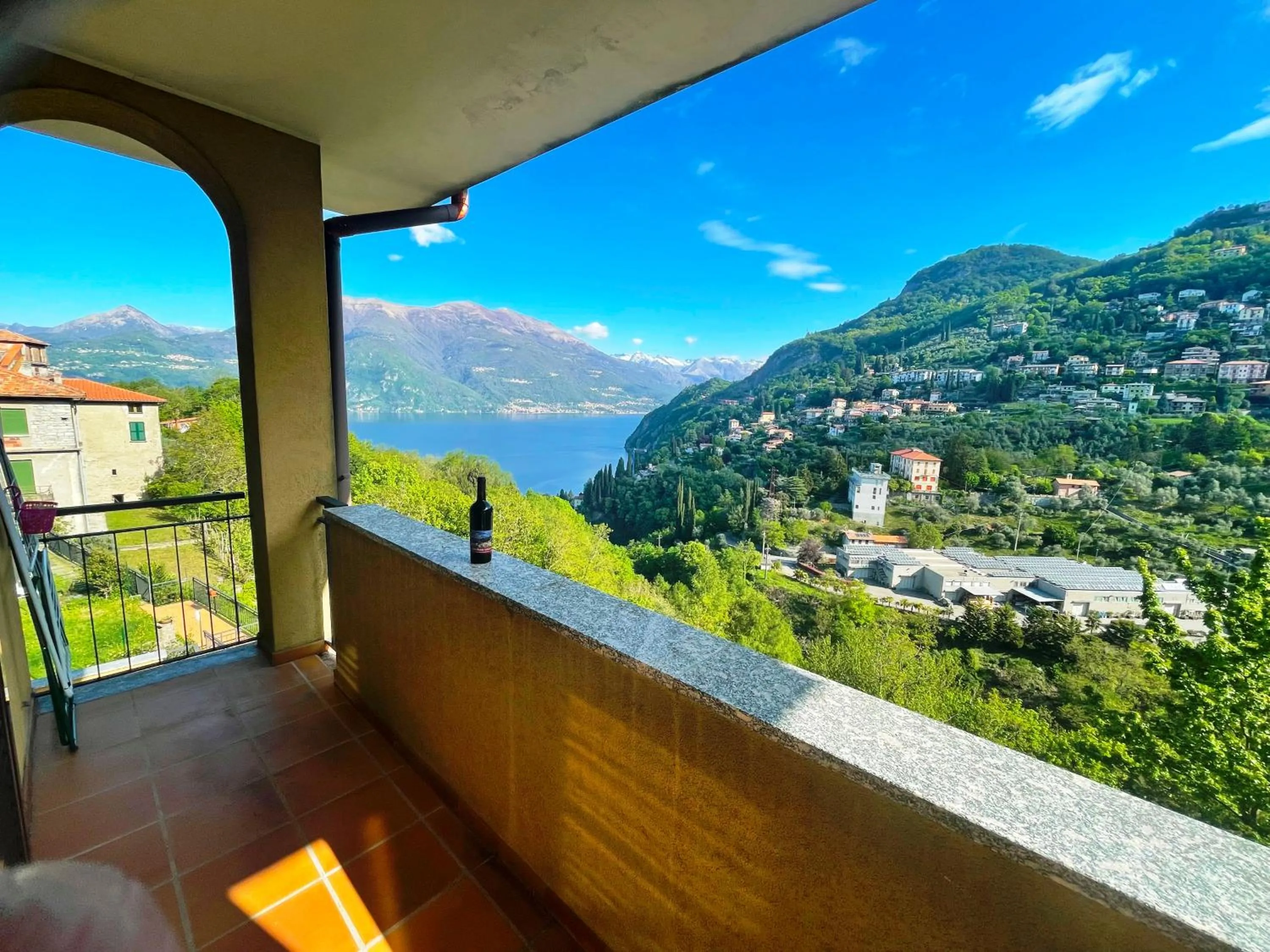 Natural landscape in Hotel Diffuso Il Portichetto sulla collina a Vezio Perledo