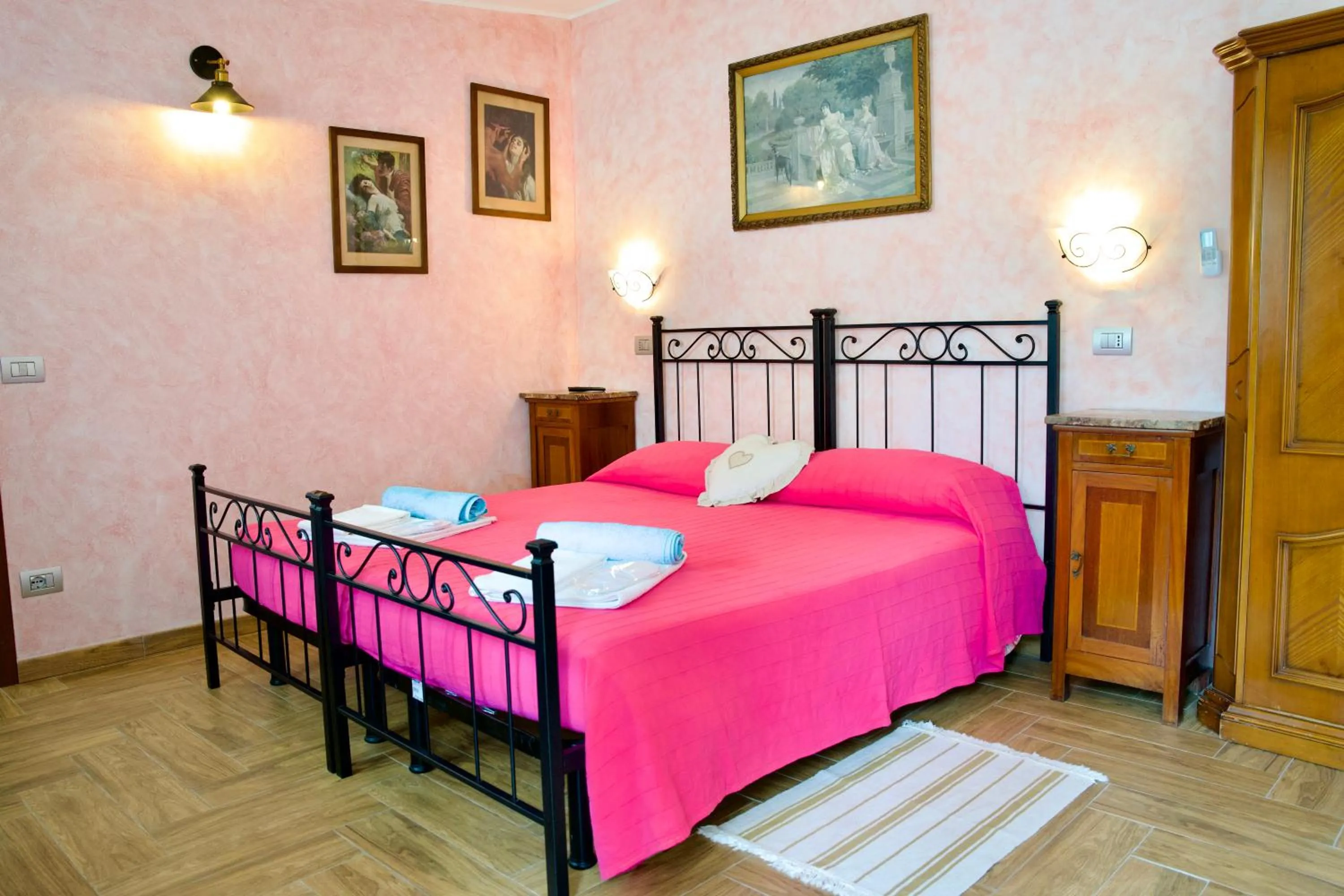 Bed in Hotel Diffuso Il Portichetto sulla collina a Vezio Perledo